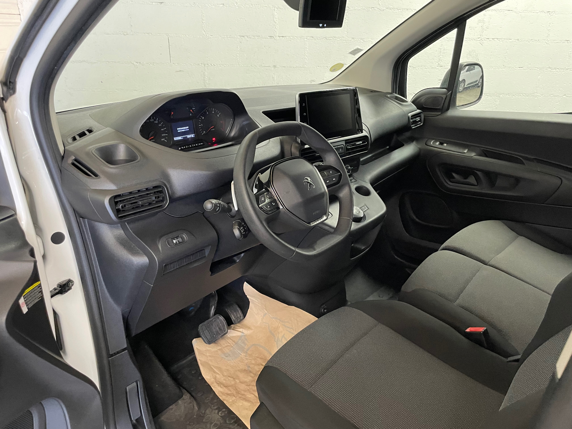 PEUGEOT PARTNER FOURGON STANDARD 650 KG BLUEHDI 130 S&S EAT8 ASPHALT