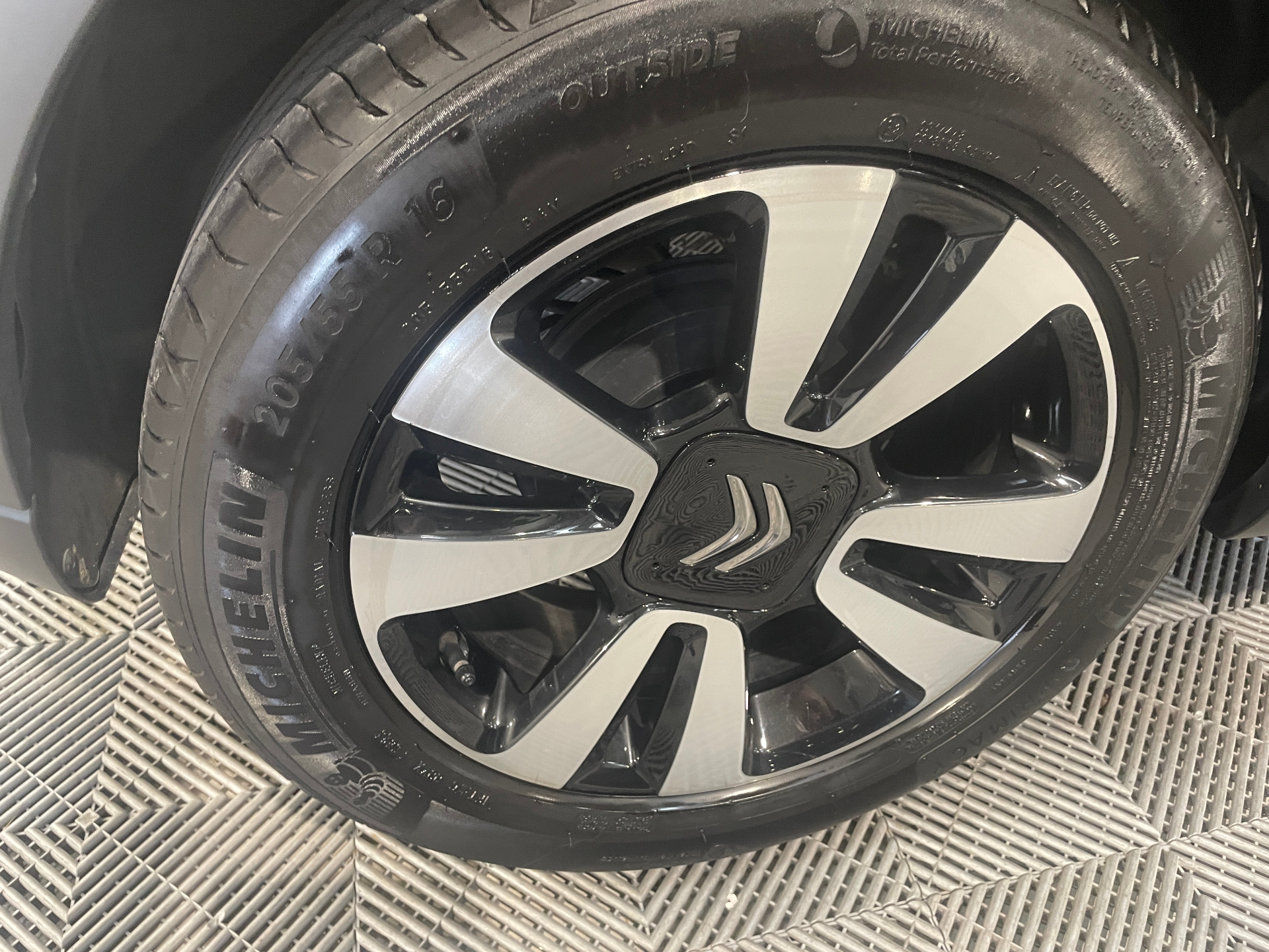 CITROEN C3 PureTech 83 S&S BVM5 Shine — expertise