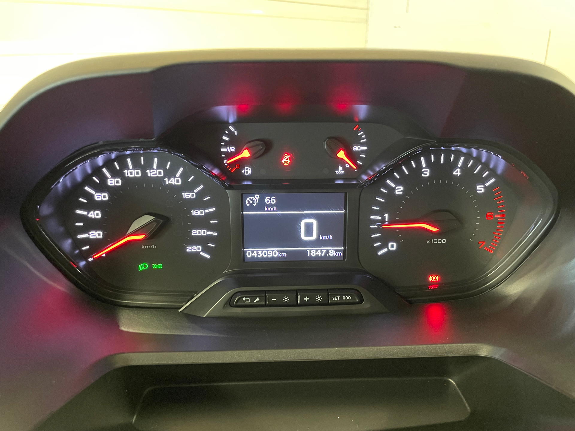 PEUGEOT PARTNER FOURGON STANDARD 650 KG BLUEHDI 130 S&S EAT8 ASPHALT
