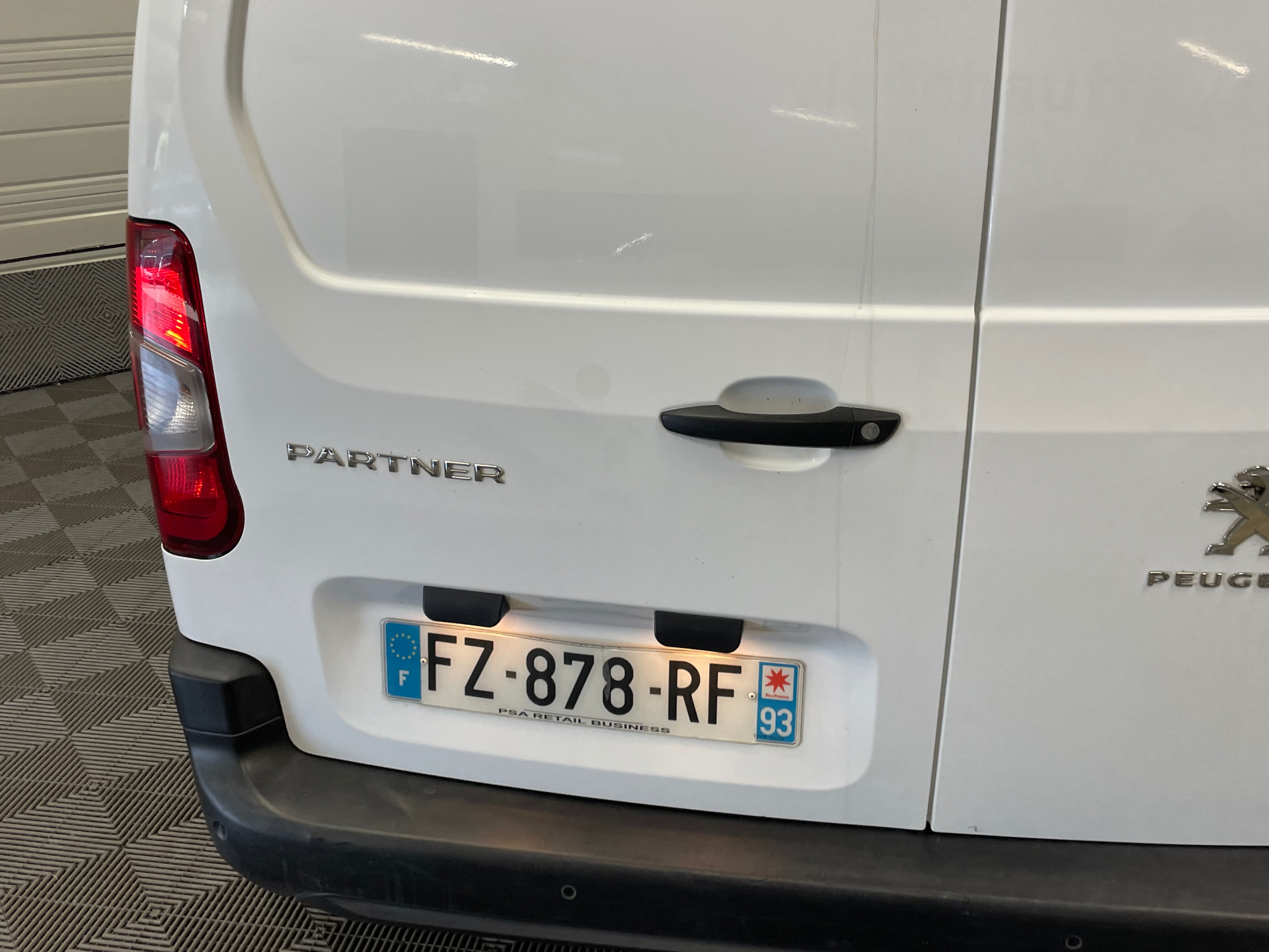 PEUGEOT PARTNER FOURGON STANDARD 650 KG BLUEHDI 130 S&S EAT8 ASPHALT — expertise