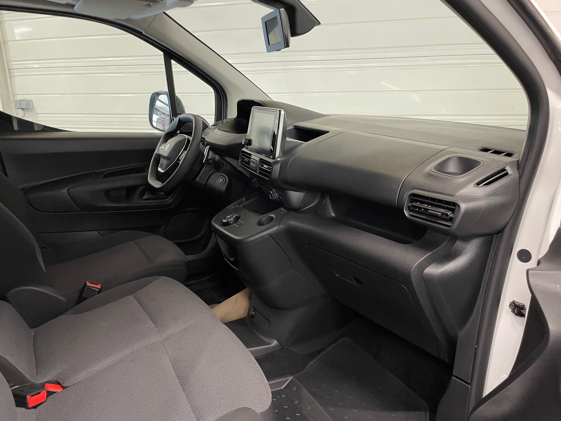 PEUGEOT PARTNER FOURGON STANDARD 650 KG BLUEHDI 130 S&S EAT8 ASPHALT