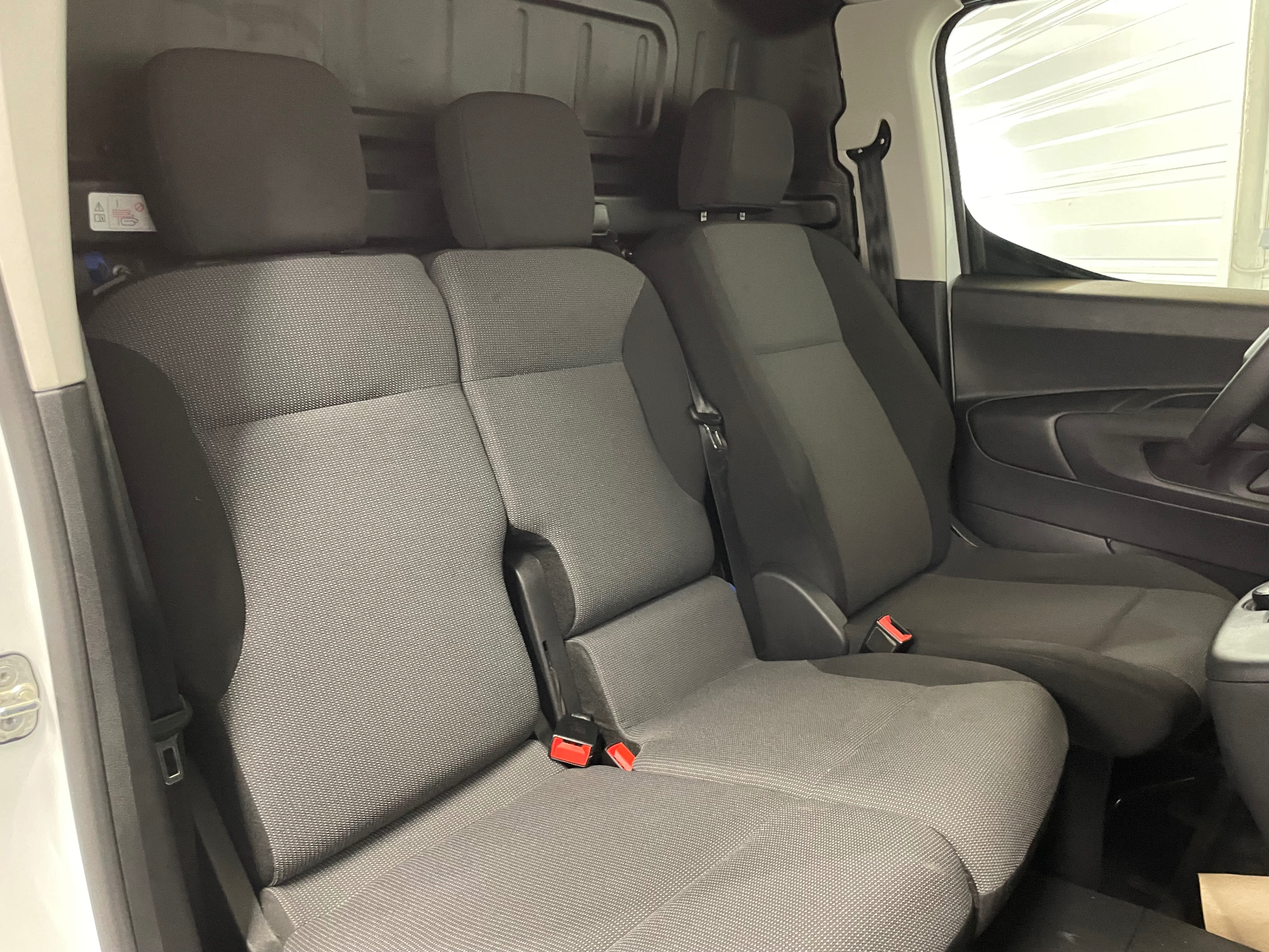 PEUGEOT PARTNER FOURGON STANDARD 650 KG BLUEHDI 130 S&S EAT8 ASPHALT