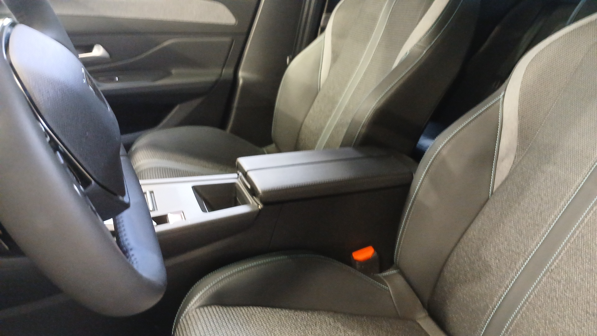 PEUGEOT 408 Allure Hybrid 145 ch e-DCS6