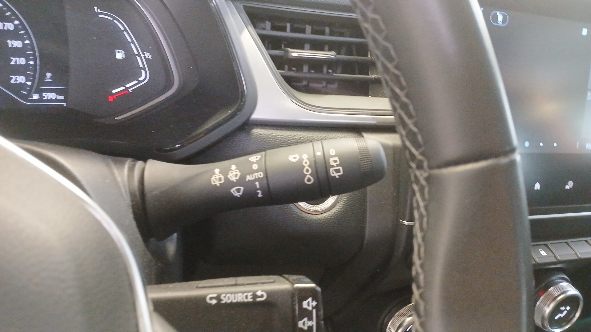 RENAULT CAPTUR techno mild hybrid 140