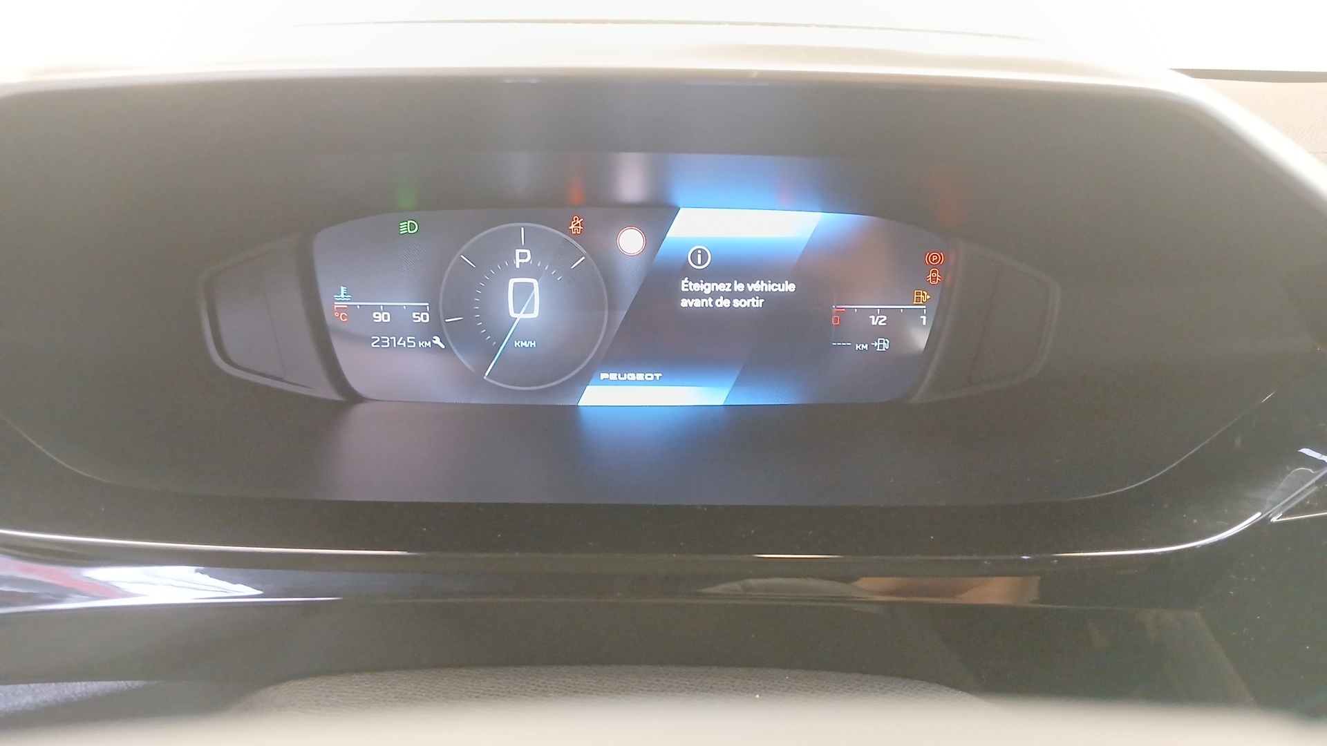 PEUGEOT 408 Allure Hybrid 145 ch e-DCS6 — expertise