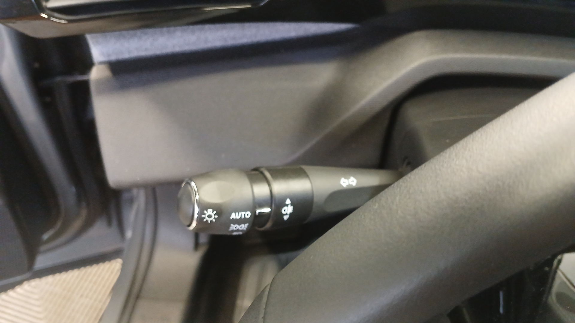 PEUGEOT 408 Allure Hybrid 145 ch e-DCS6