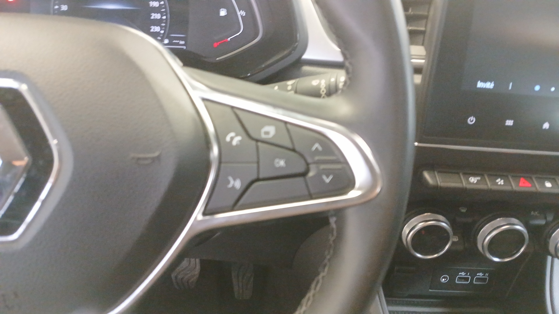 RENAULT CAPTUR techno mild hybrid 140