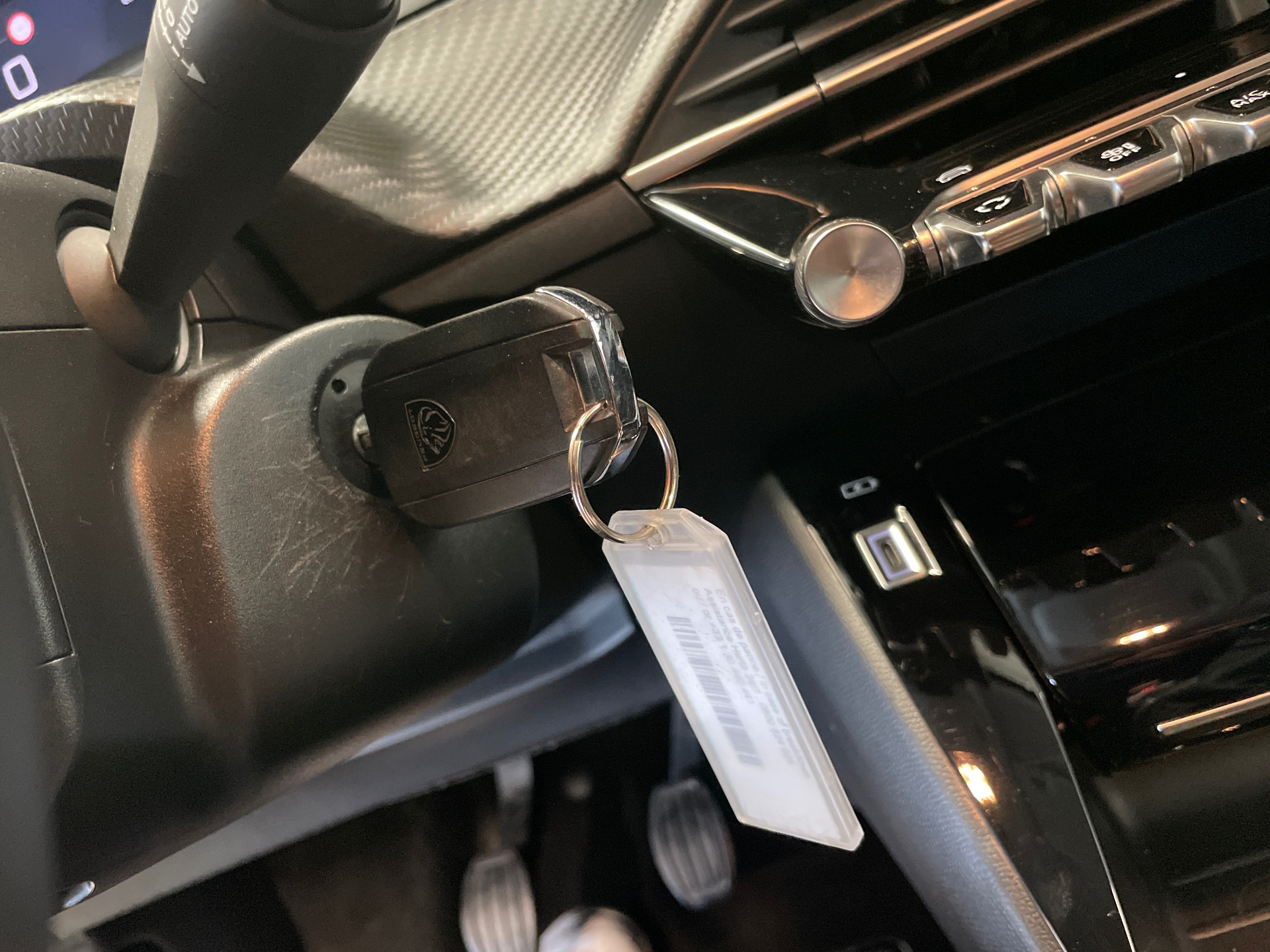 PEUGEOT 208 Allure 100 ch BVM6 — expertise
