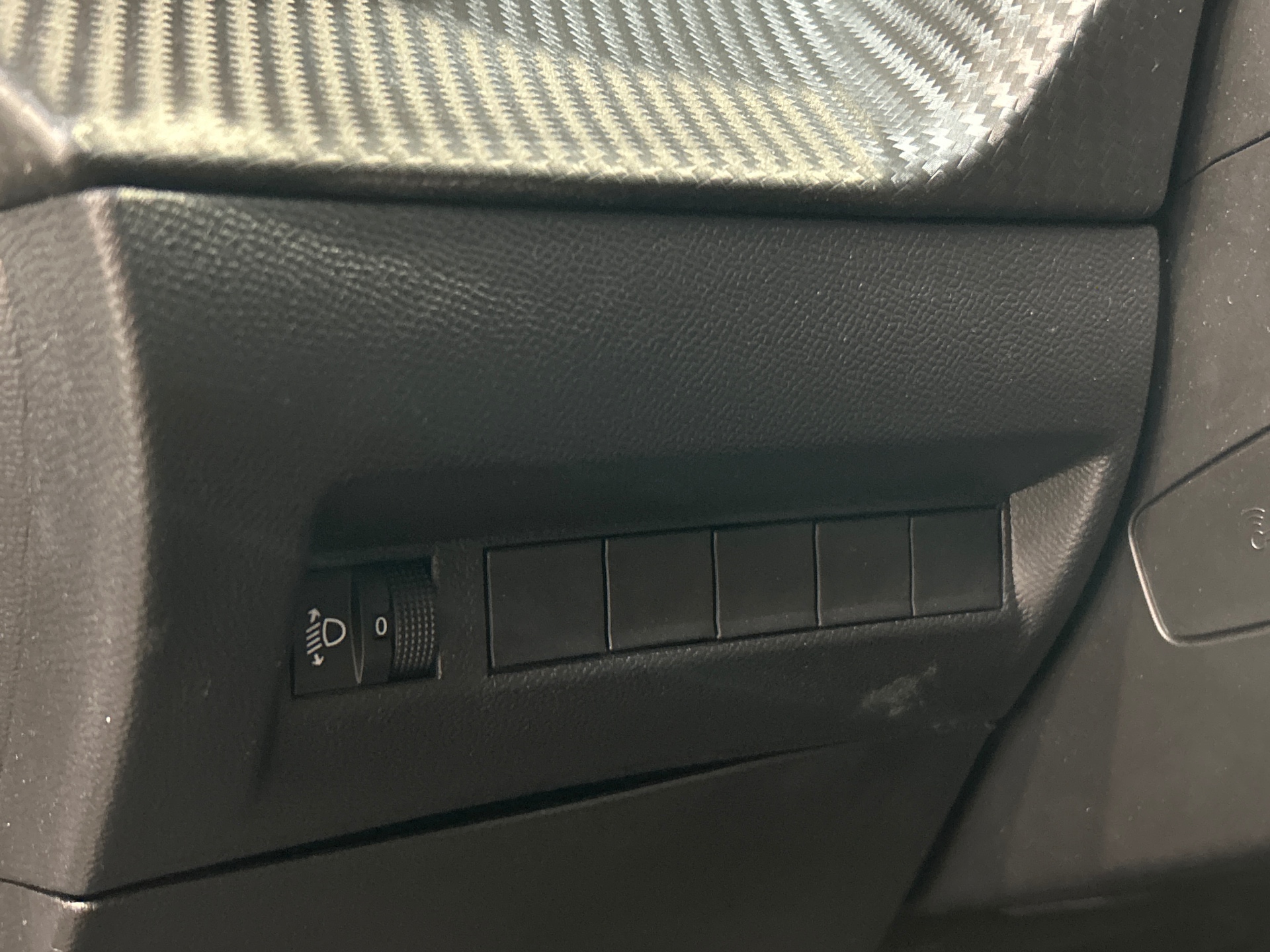 PEUGEOT 208 ALL PT100 BVM
