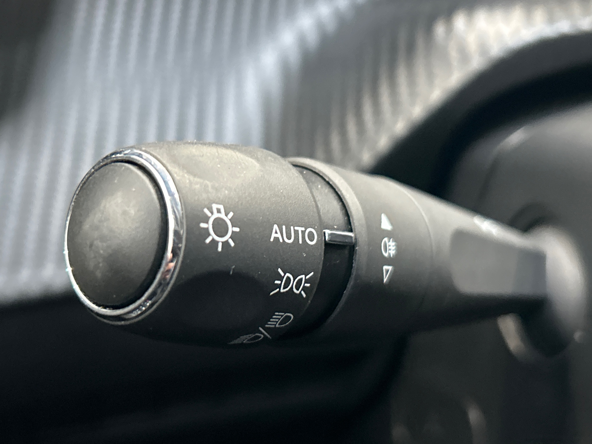 PEUGEOT 208 ALL PT100 BVM