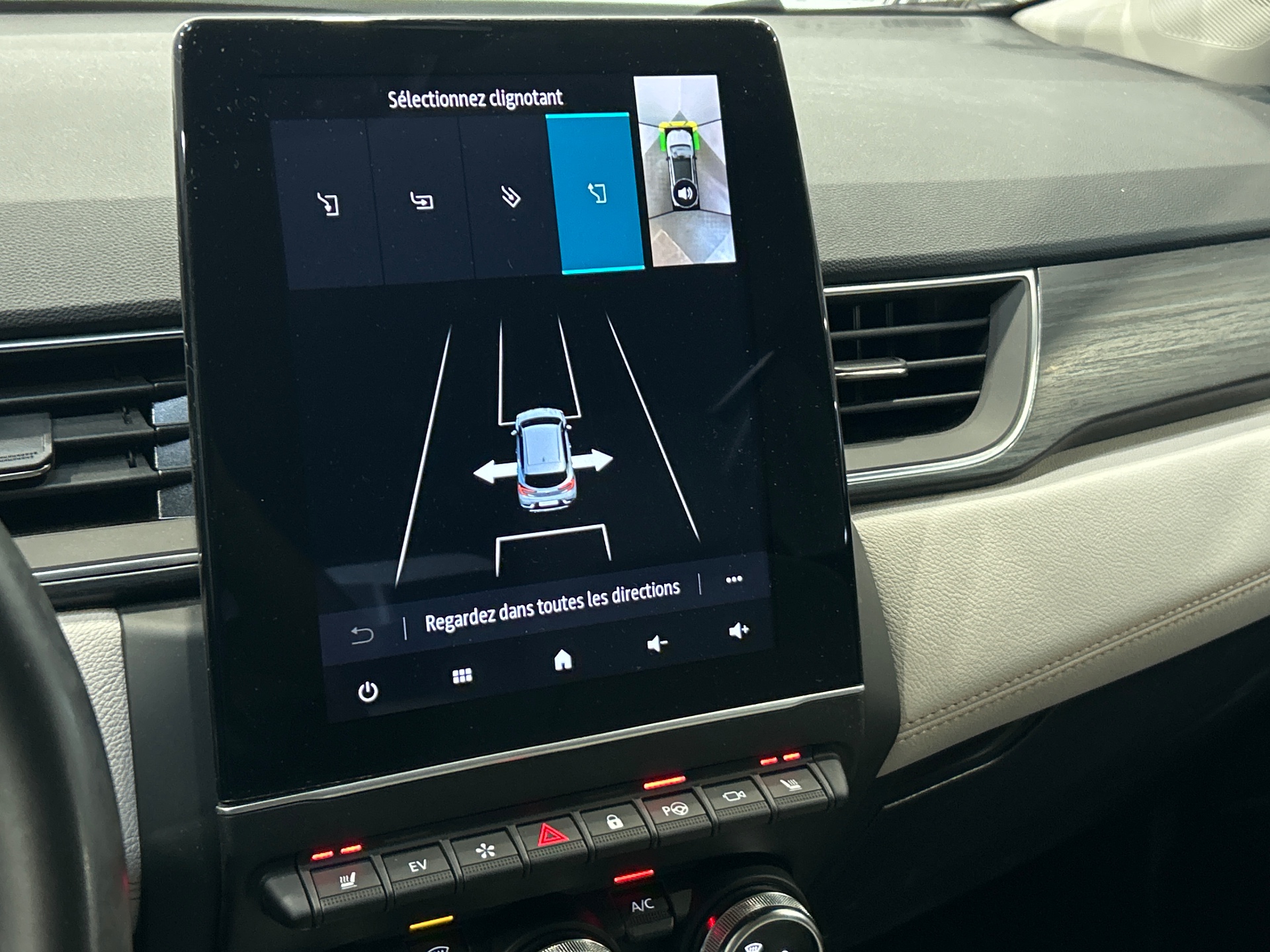 RENAULT CAPTUR E-Tech full hybrid 145 Iconic