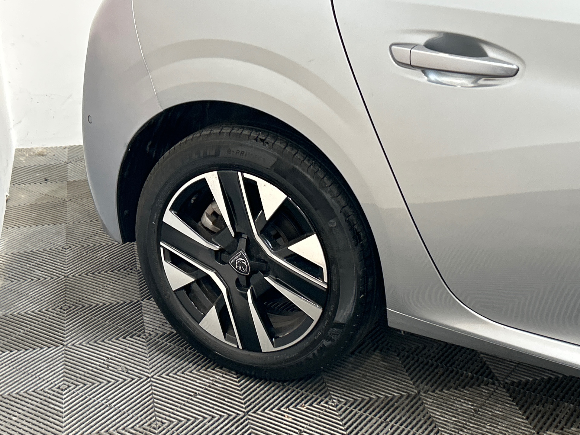 PEUGEOT 208 ALL PT100 BVM — expertise