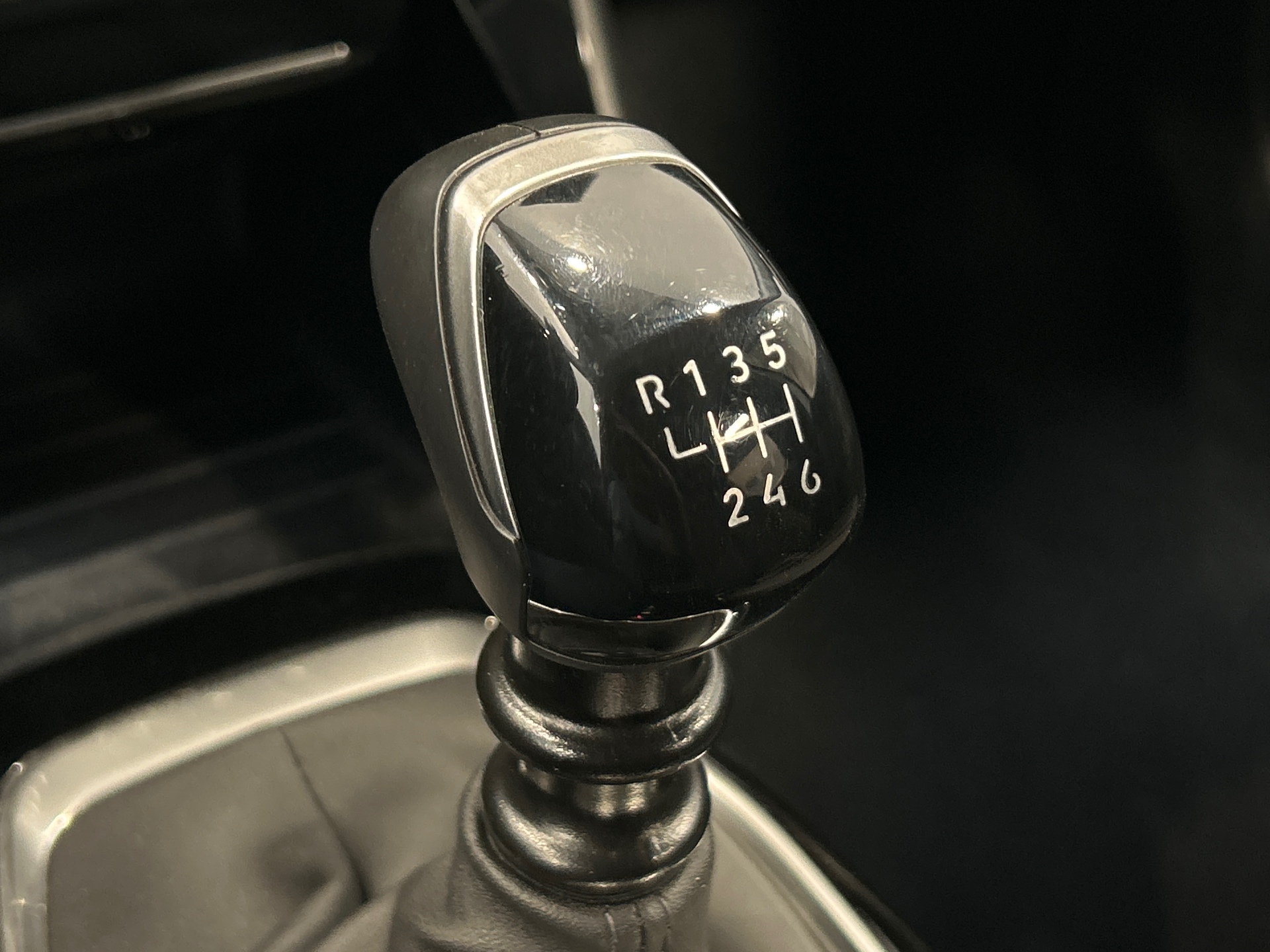 PEUGEOT 208 ALL PT100 BVM