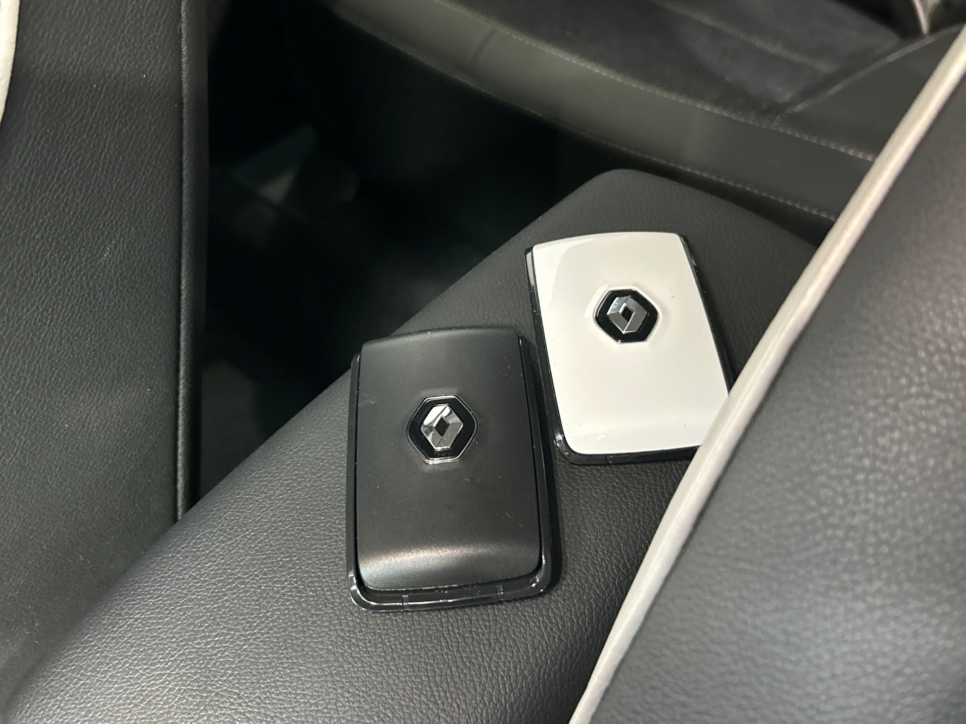 RENAULT CAPTUR E-Tech full hybrid 145 Techno