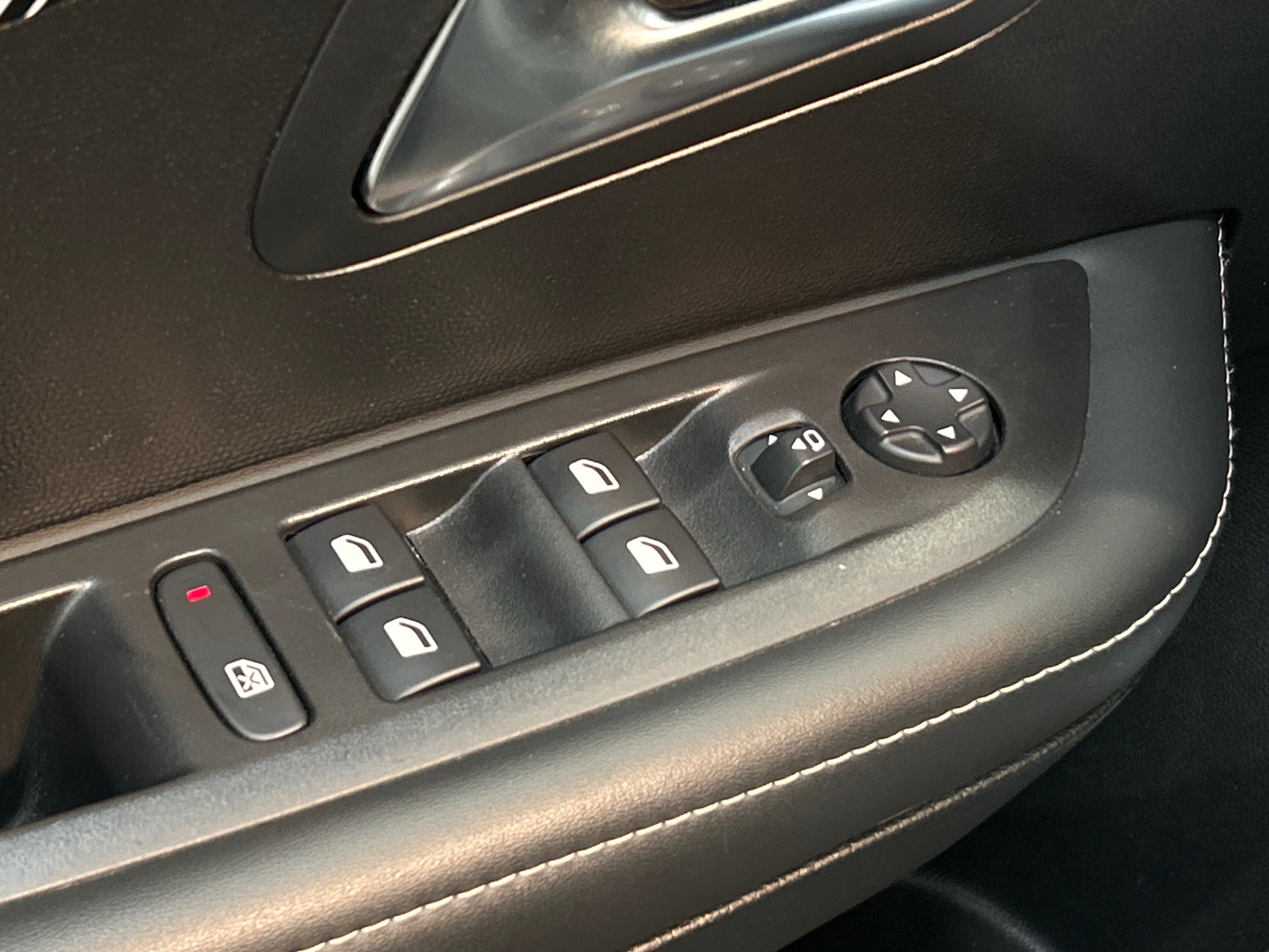 PEUGEOT 208 ALL PT100 BVM
