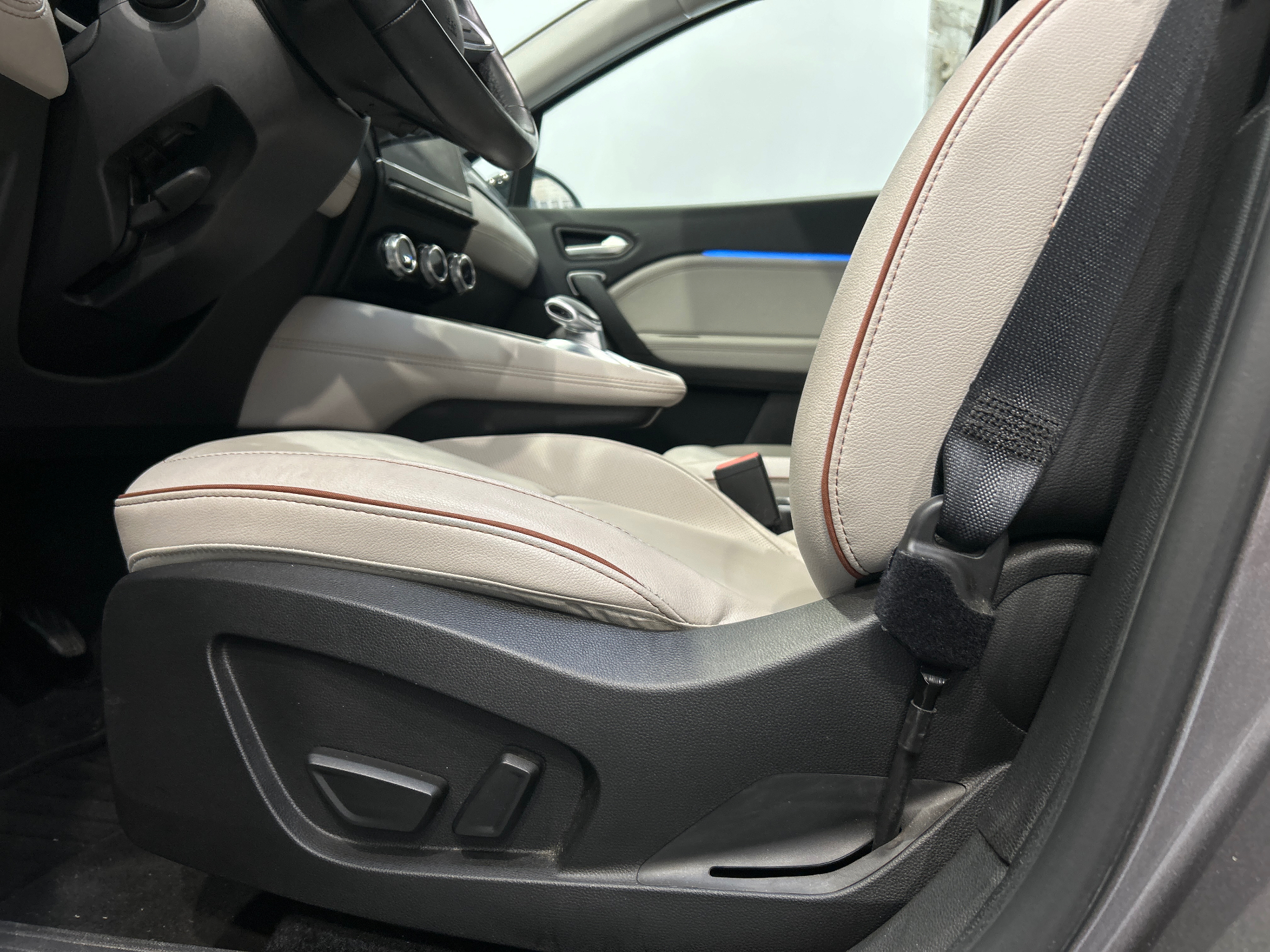 RENAULT CAPTUR E-Tech full hybrid 145 Iconic