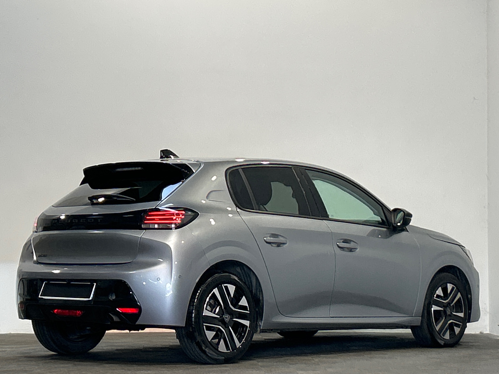 PEUGEOT 208 ALL PT100 BVM