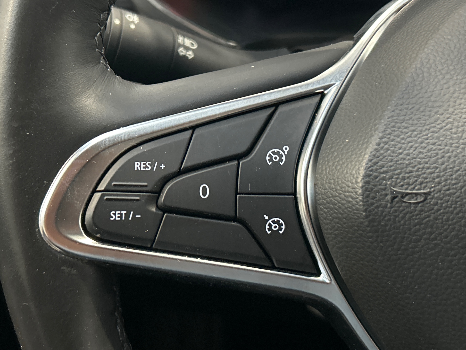 RENAULT CAPTUR E-Tech full hybrid 145 Iconic