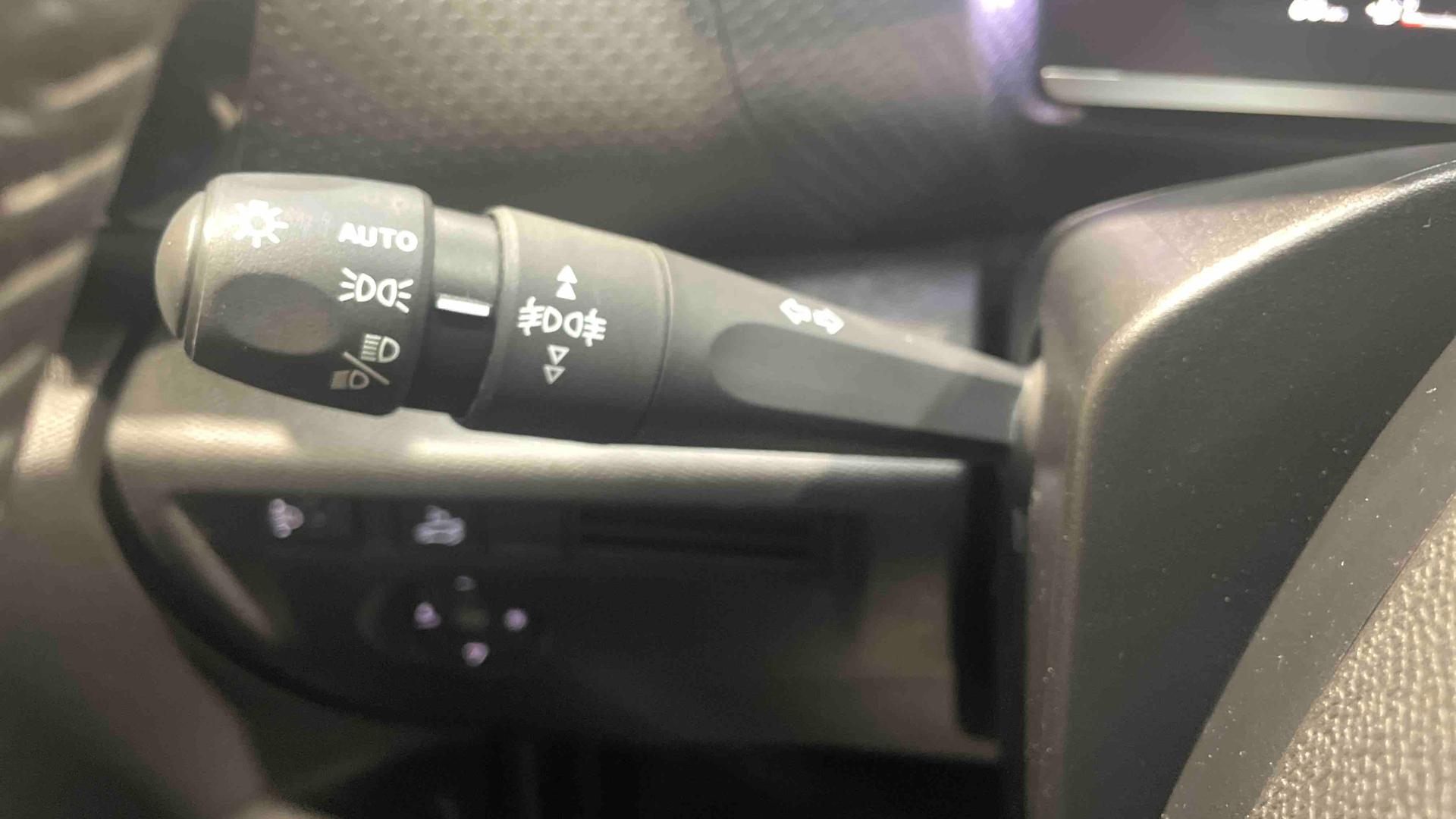 CITROEN C4 X PureTech 130 S&S EAT8 Shine