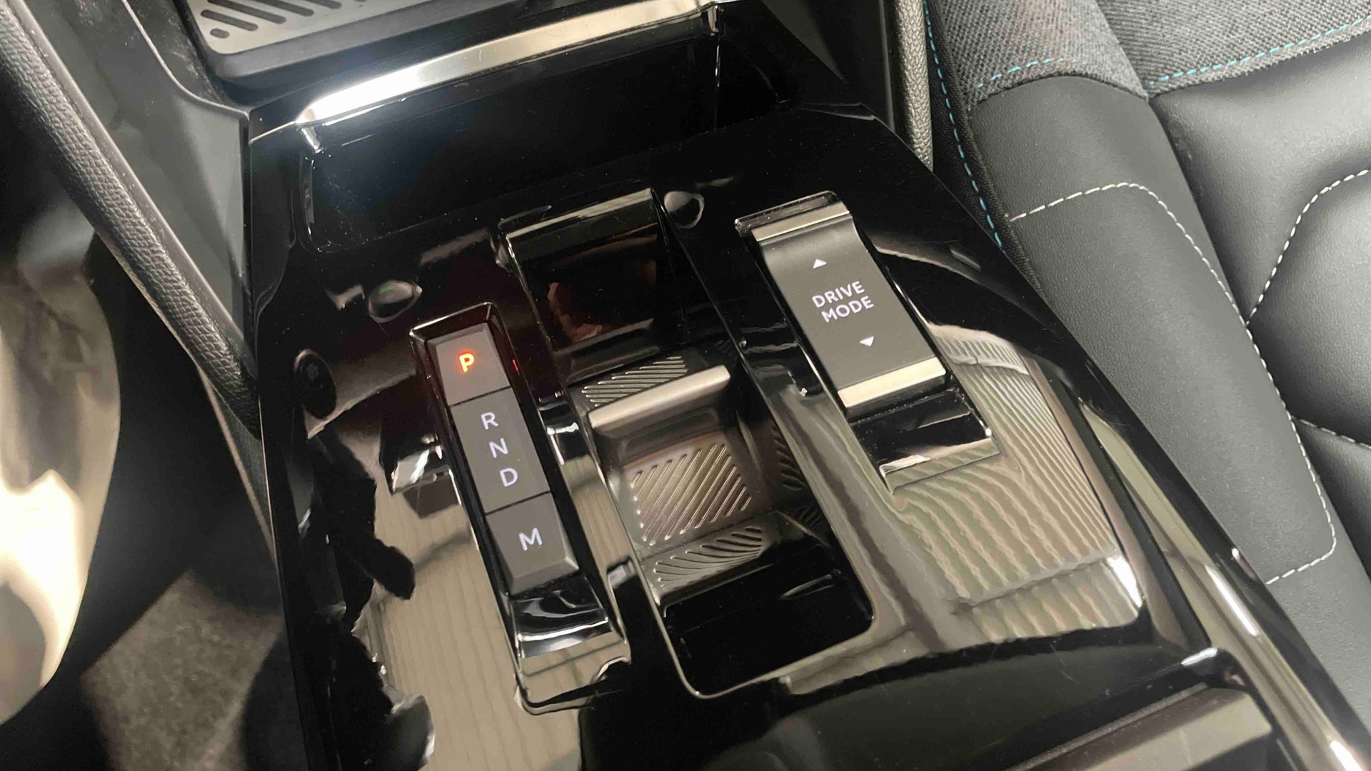 CITROEN C4 X PureTech 130 S&S EAT8 Shine