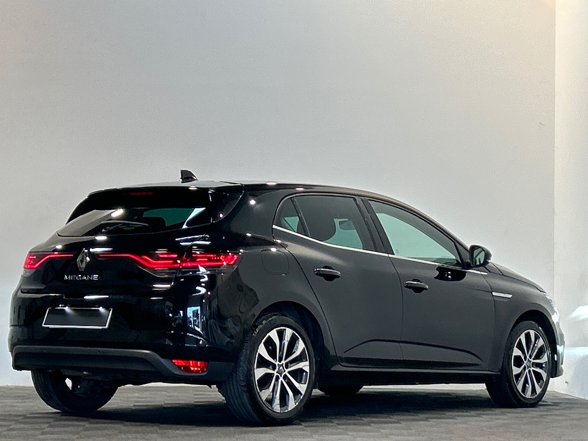 RENAULT MEGANE IV BERLINE techno TCe 140 EDC -23