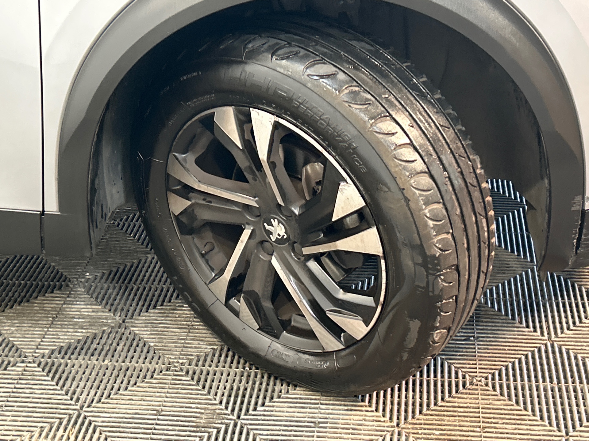 PEUGEOT 2008 PureTech 130 S&S BVM6 Allure Pack — expertise