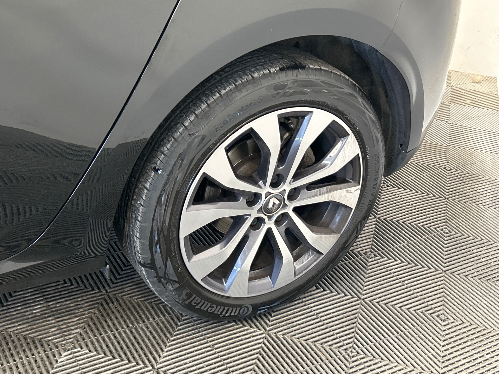 RENAULT MEGANE IV BERLINE techno TCe 140 EDC -23 — expertise