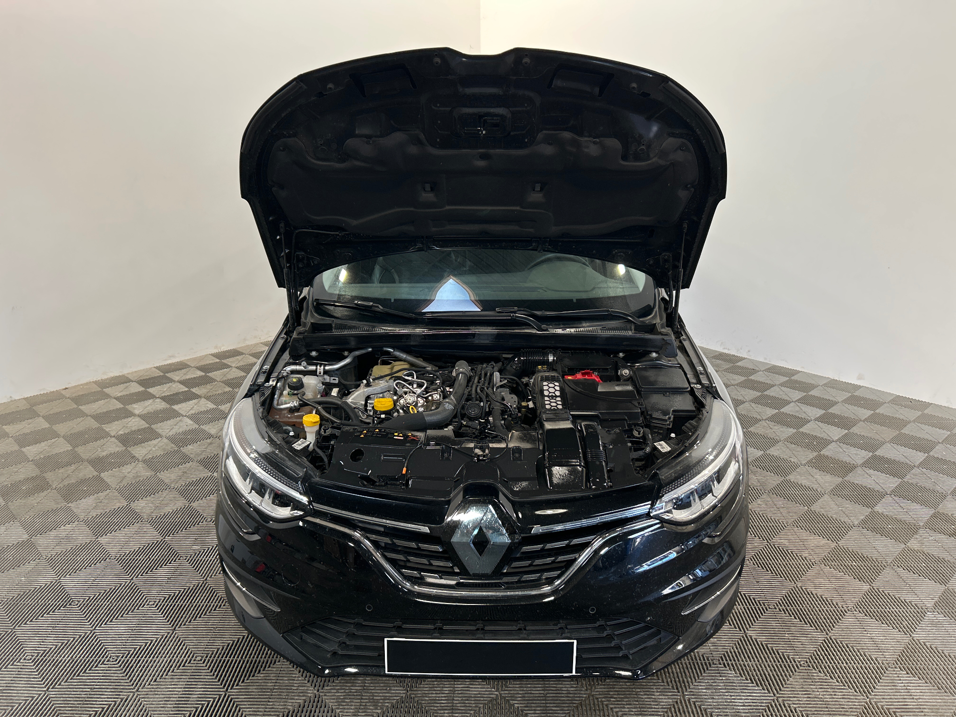 RENAULT MEGANE IV BERLINE techno TCe 140 EDC -23 — expertise