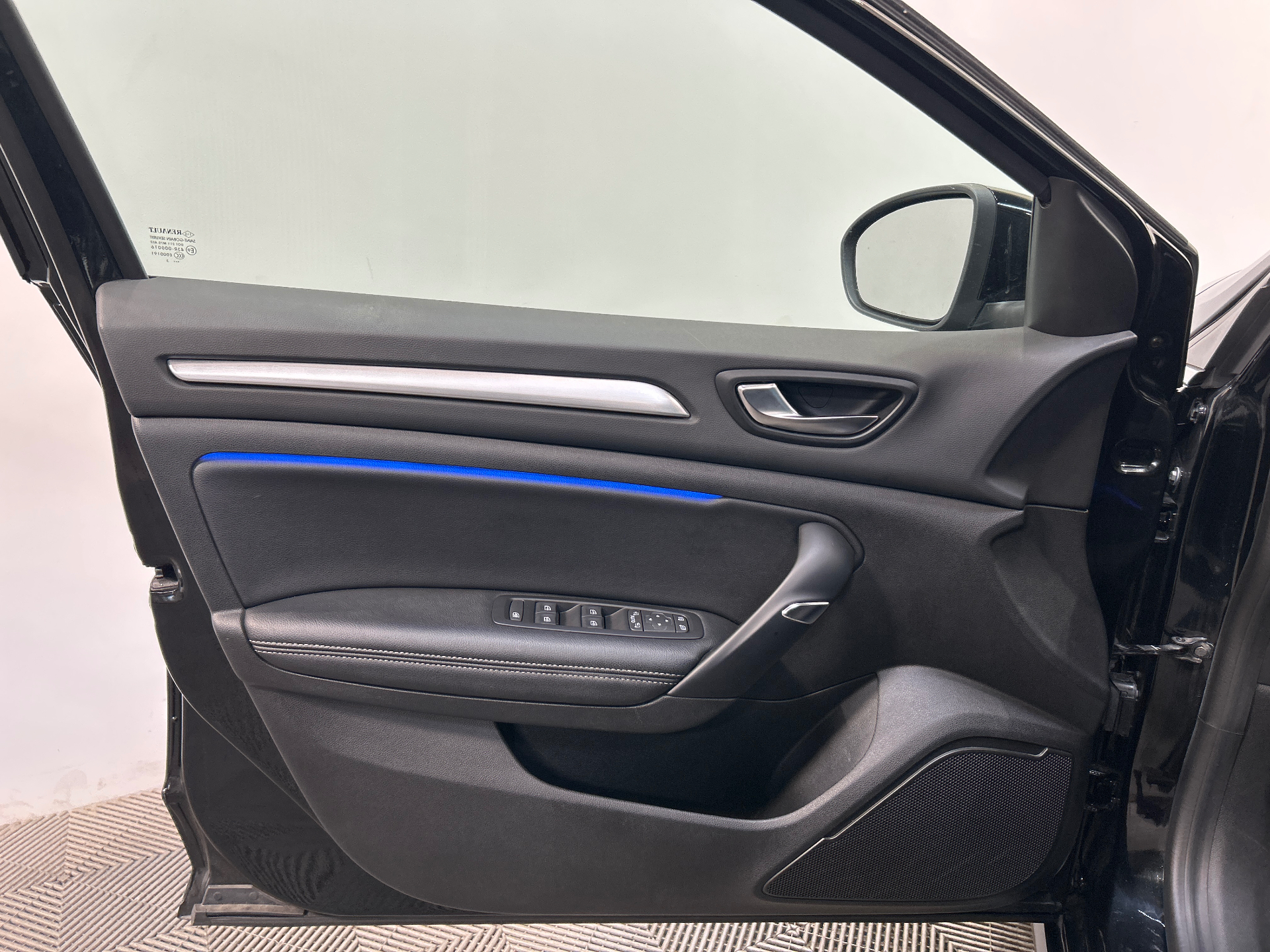 RENAULT MEGANE IV BERLINE techno TCe 140 EDC -23