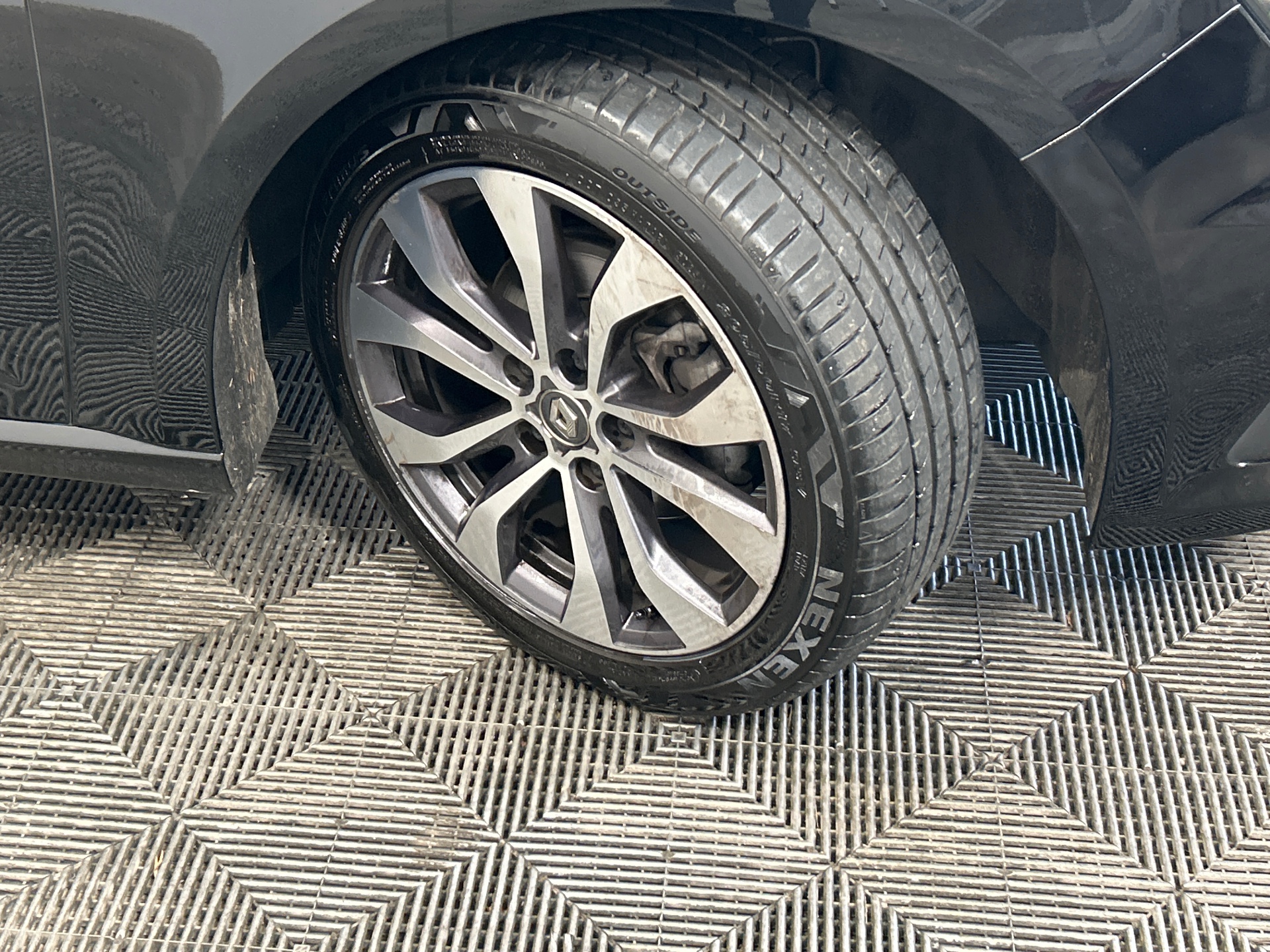 RENAULT MEGANE IV BERLINE techno TCe 140 EDC -23 — expertise