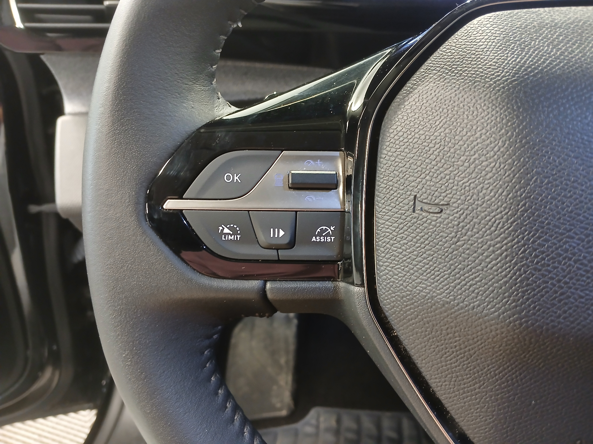 PEUGEOT 308 SW SW Allure BlueHDI 130 ch S&S EAT8