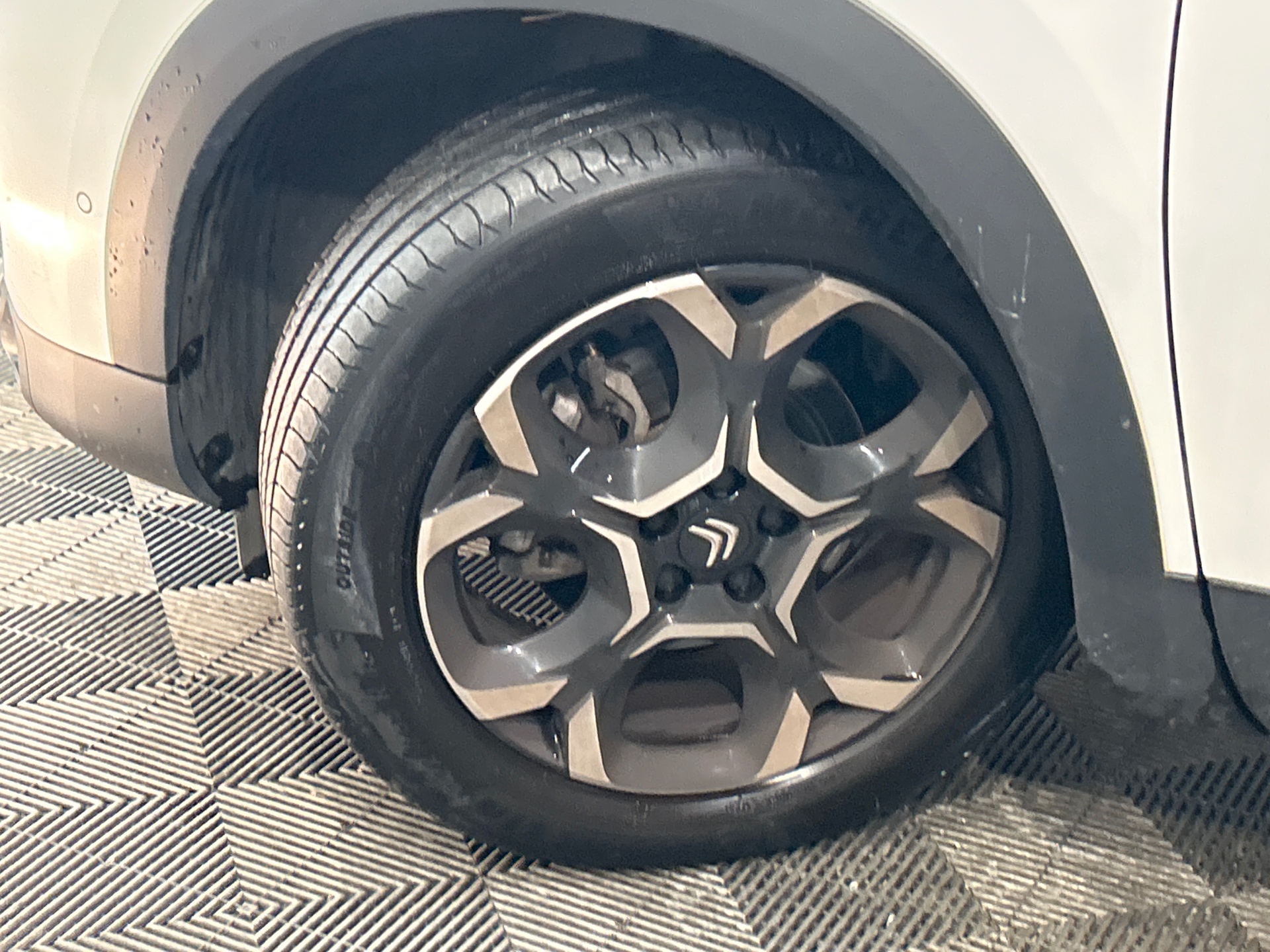 CITROEN C5 AIRCROSS PTECH 130 S&S EAT8 C-SERIES — expertise