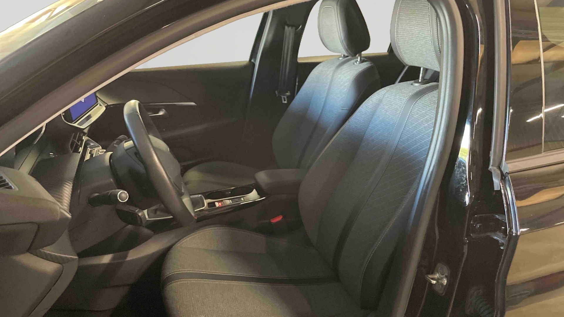 PEUGEOT 208 PureTech 100 S&S BVM6 Allure