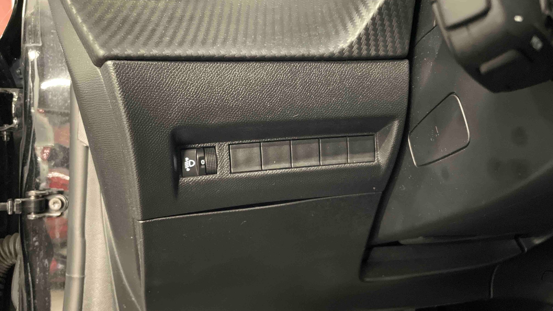 PEUGEOT 208 PureTech 100 S&S BVM6 Allure