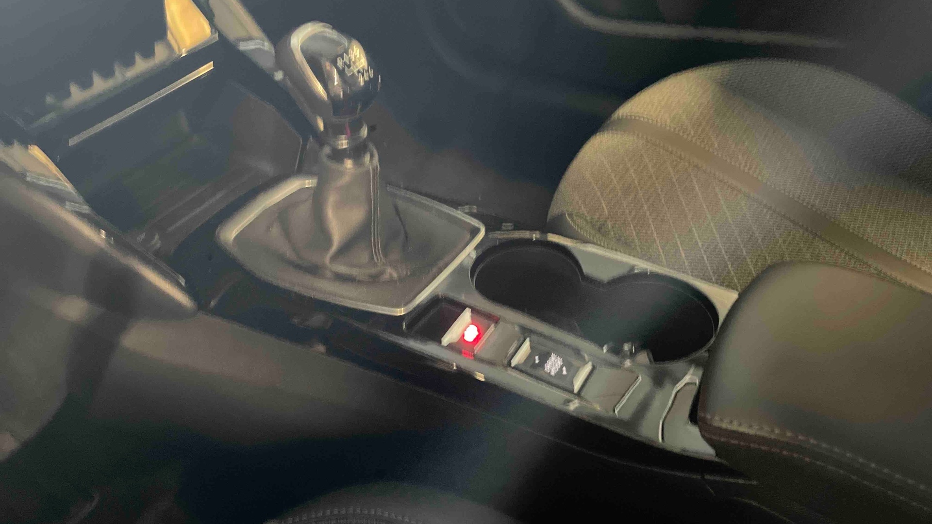 PEUGEOT 208 PureTech 100 S&S BVM6 Allure