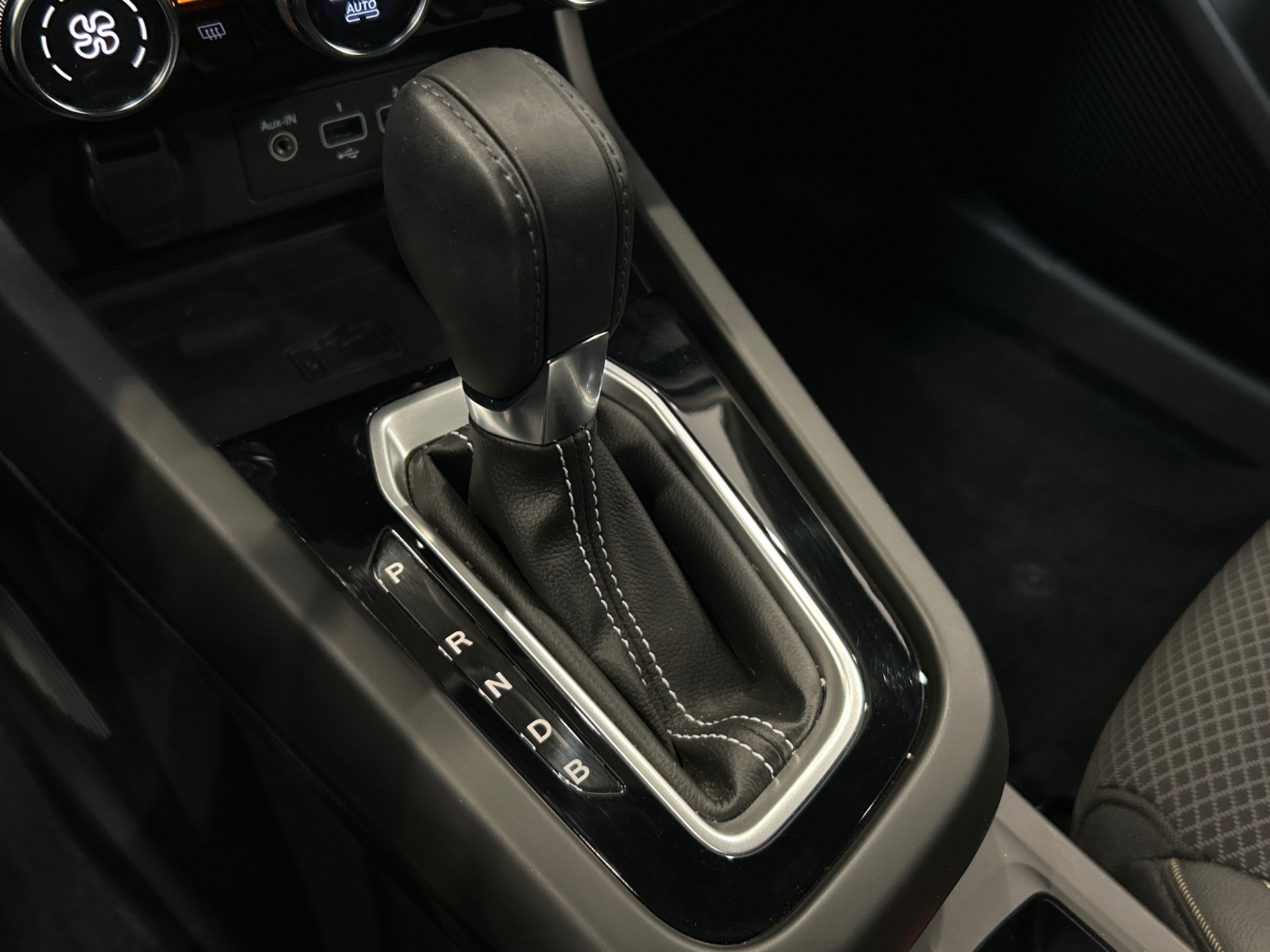 RENAULT ARKANA E-Tech 145 - 23 Techno