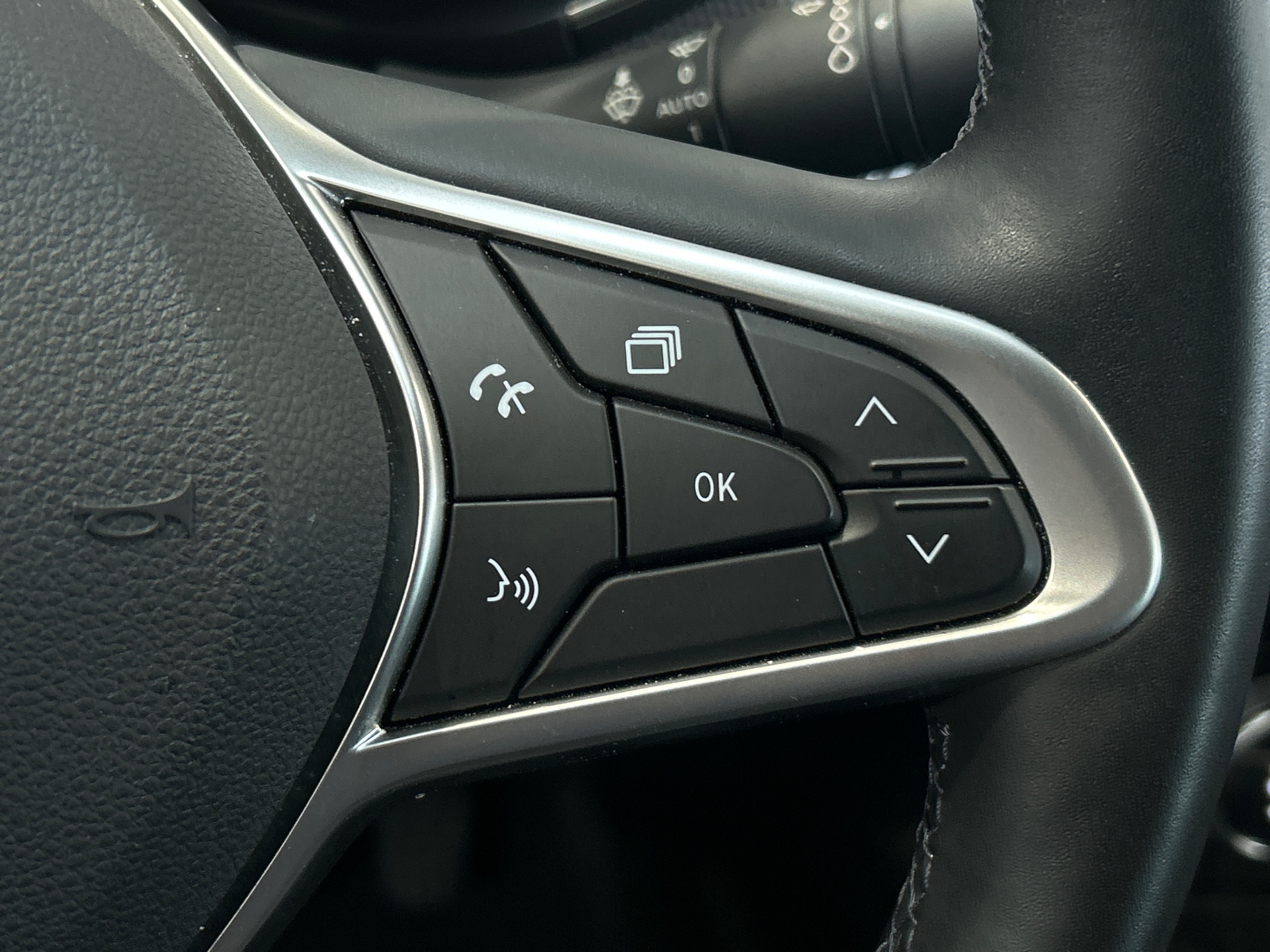 RENAULT ARKANA E-Tech 145 - 23 Techno