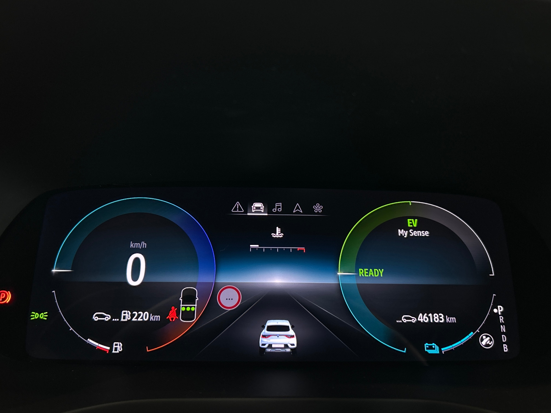 RENAULT ARKANA E-Tech 145 - 23 Techno