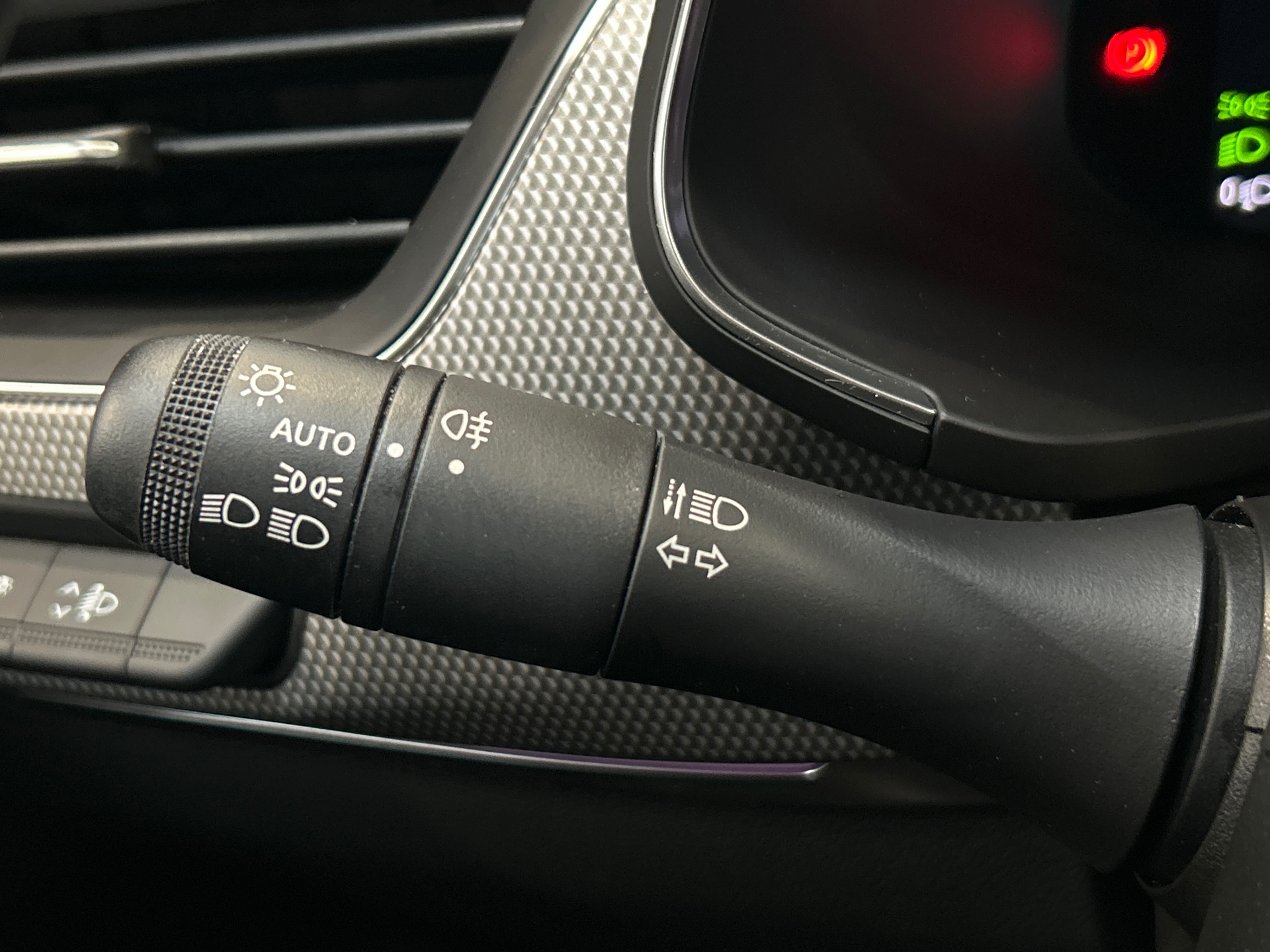RENAULT ARKANA E-Tech 145 - 23 Techno
