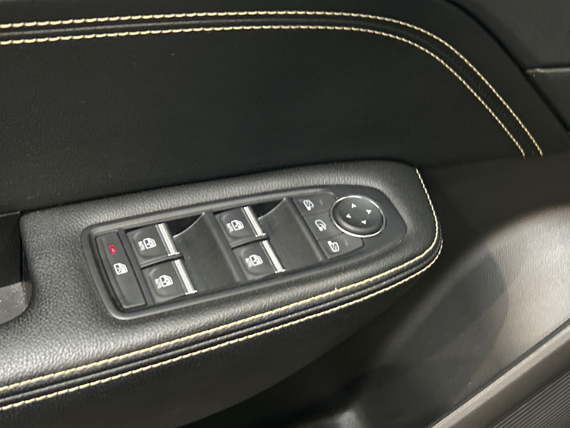 RENAULT ARKANA E-Tech 145 - 23 Techno