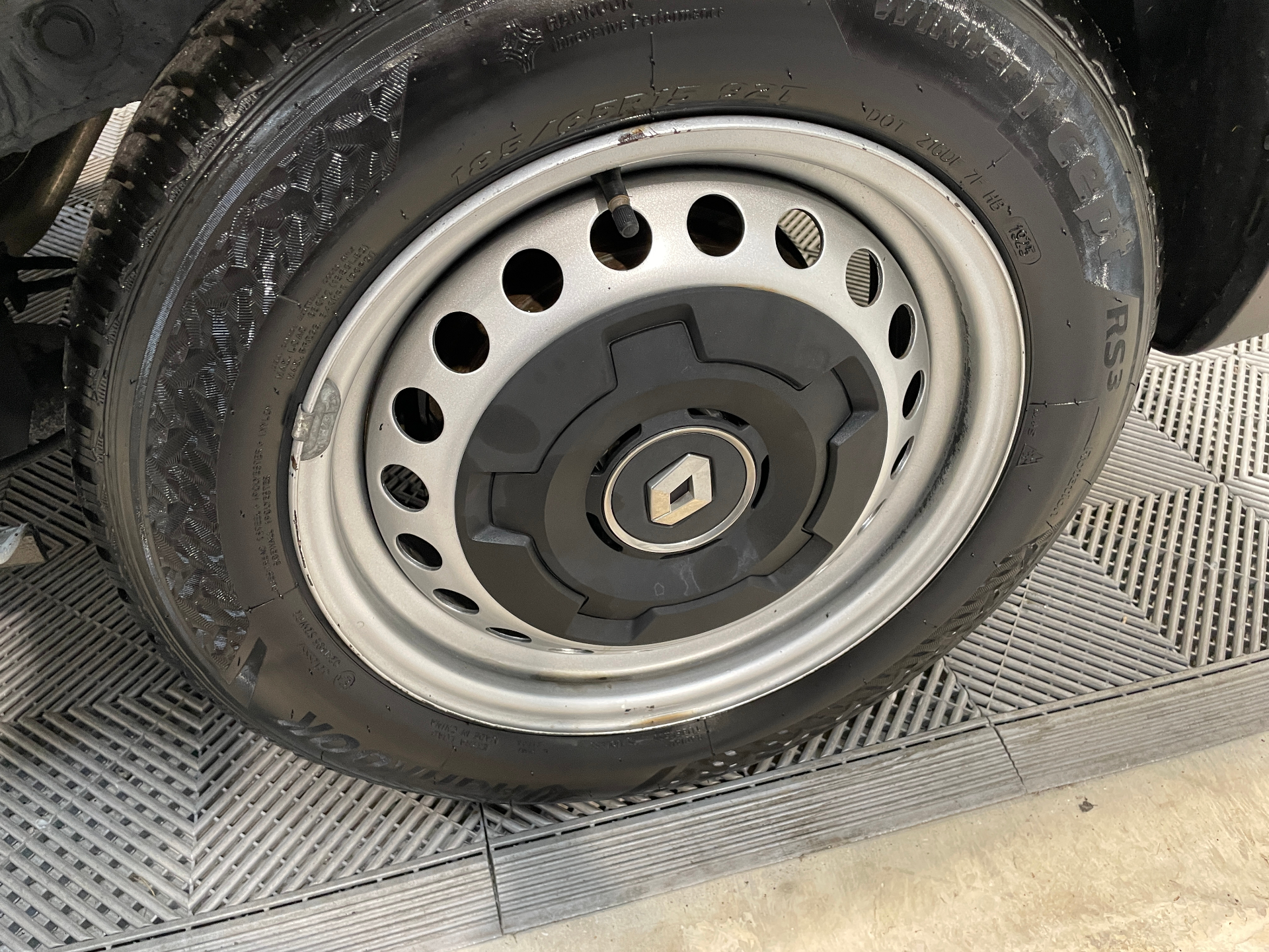 RENAULT EXPRESS VAN BLUE DCI 95 - 22 CONFORT — expertise
