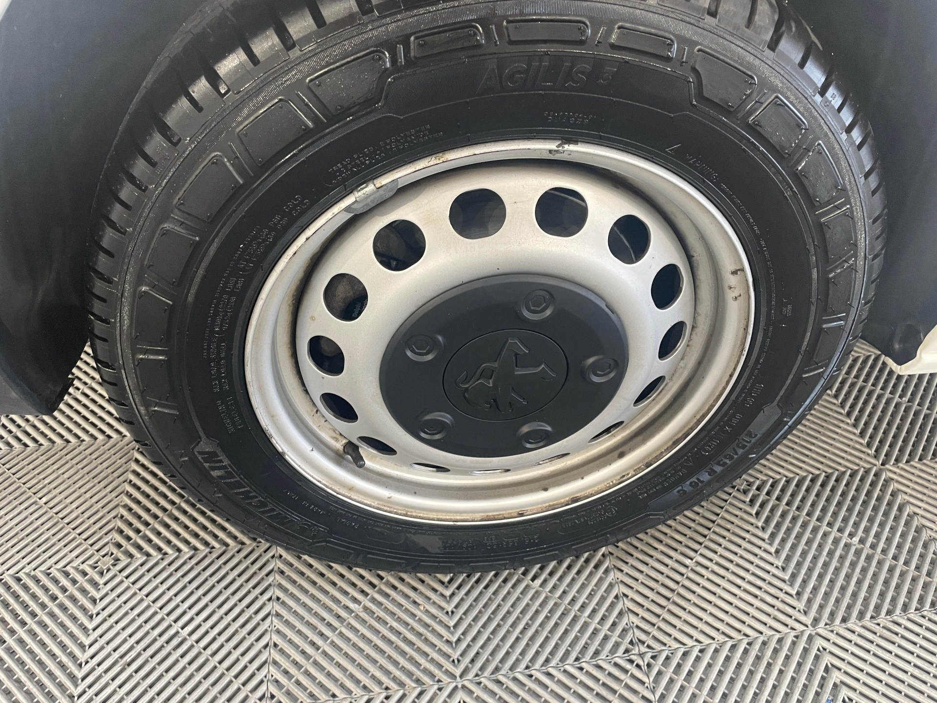 PEUGEOT EXPERT FOURGON FGN TOLE STANDARD 1.5 BLUEHDI 120 S&S BVM6 PREMIUM — expertise