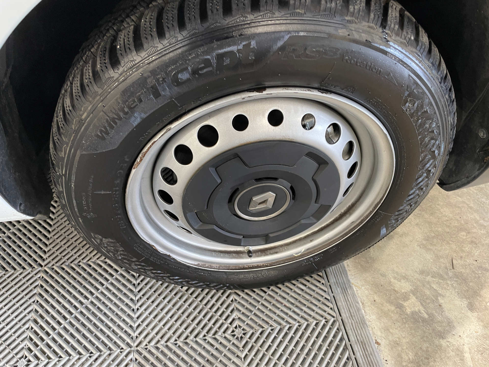 RENAULT EXPRESS VAN BLUE DCI 95 - 22 CONFORT — expertise