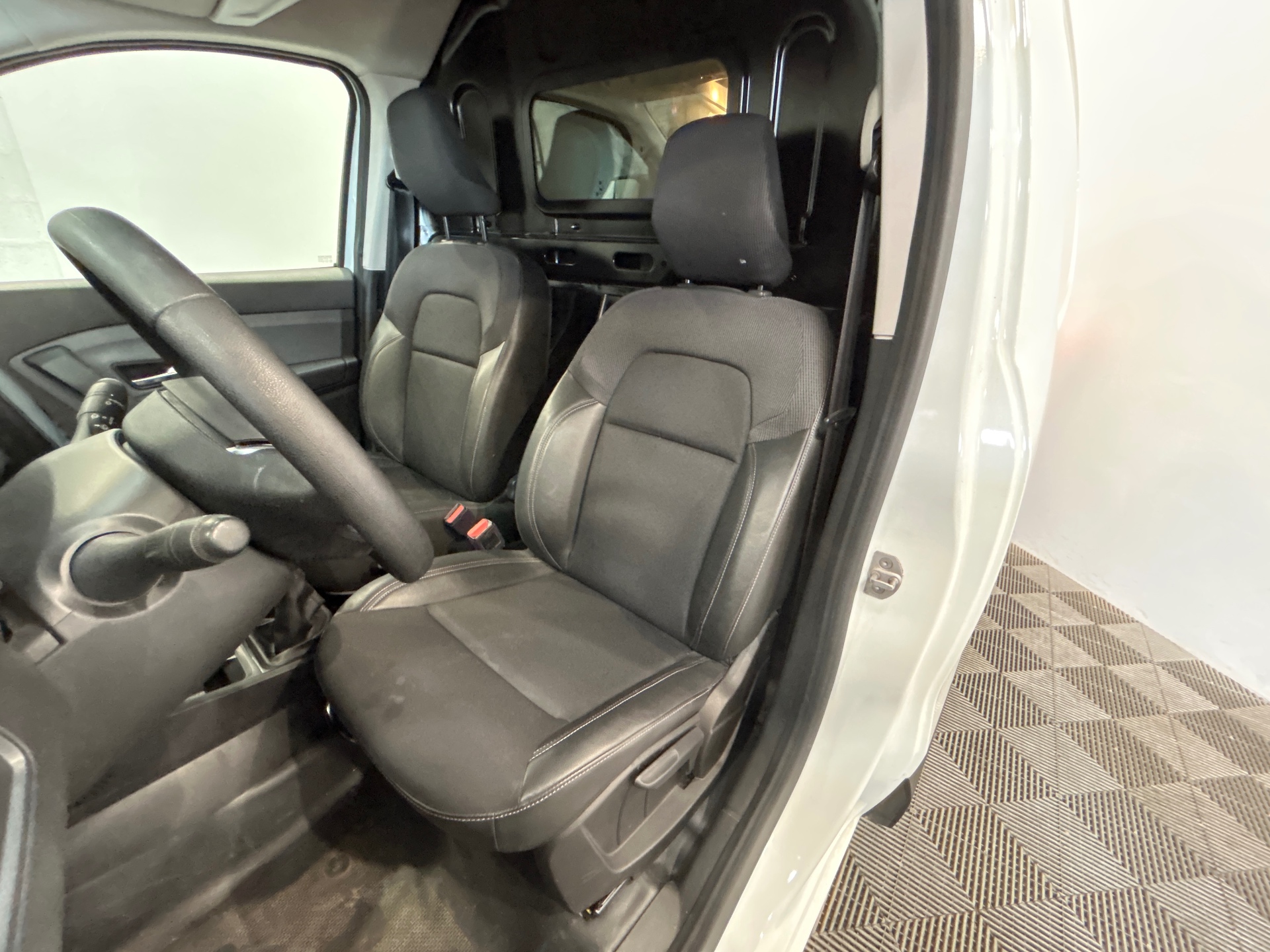 RENAULT EXPRESS VAN BLUE DCI 95 - 22 CONFORT