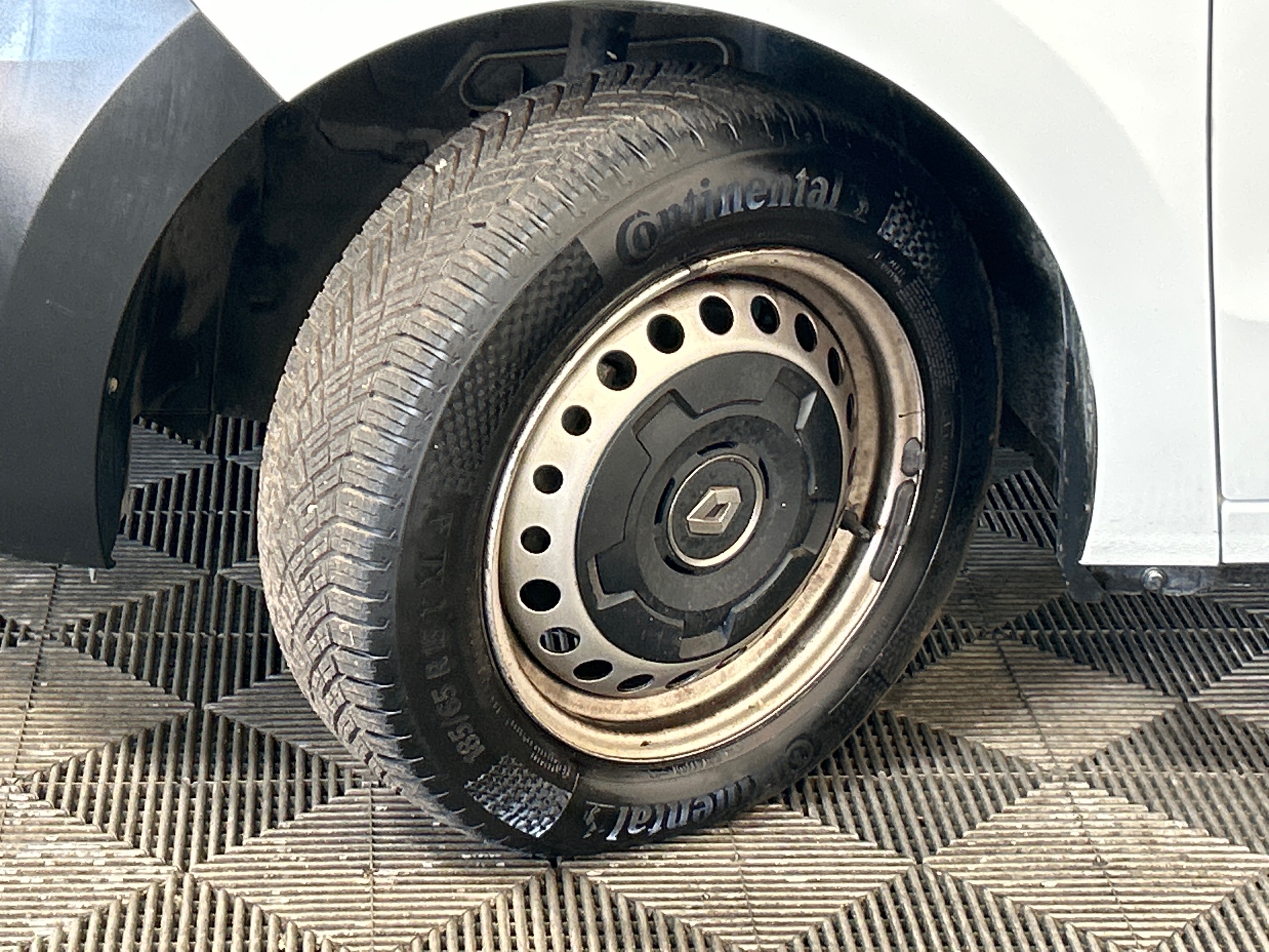 RENAULT EXPRESS VAN BLUE DCI 95 - 22 CONFORT — expertise