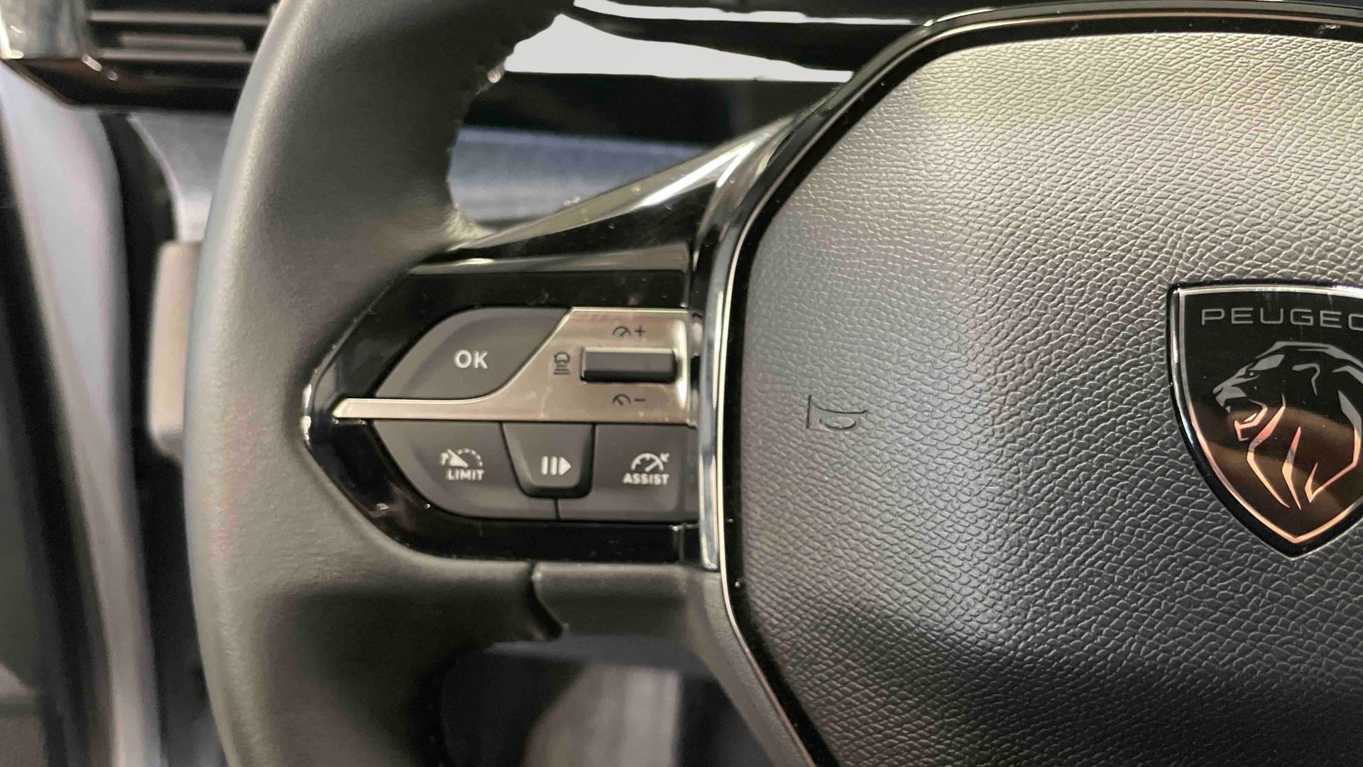 PEUGEOT 308 Hybrid 136 e-DCS6 Allure