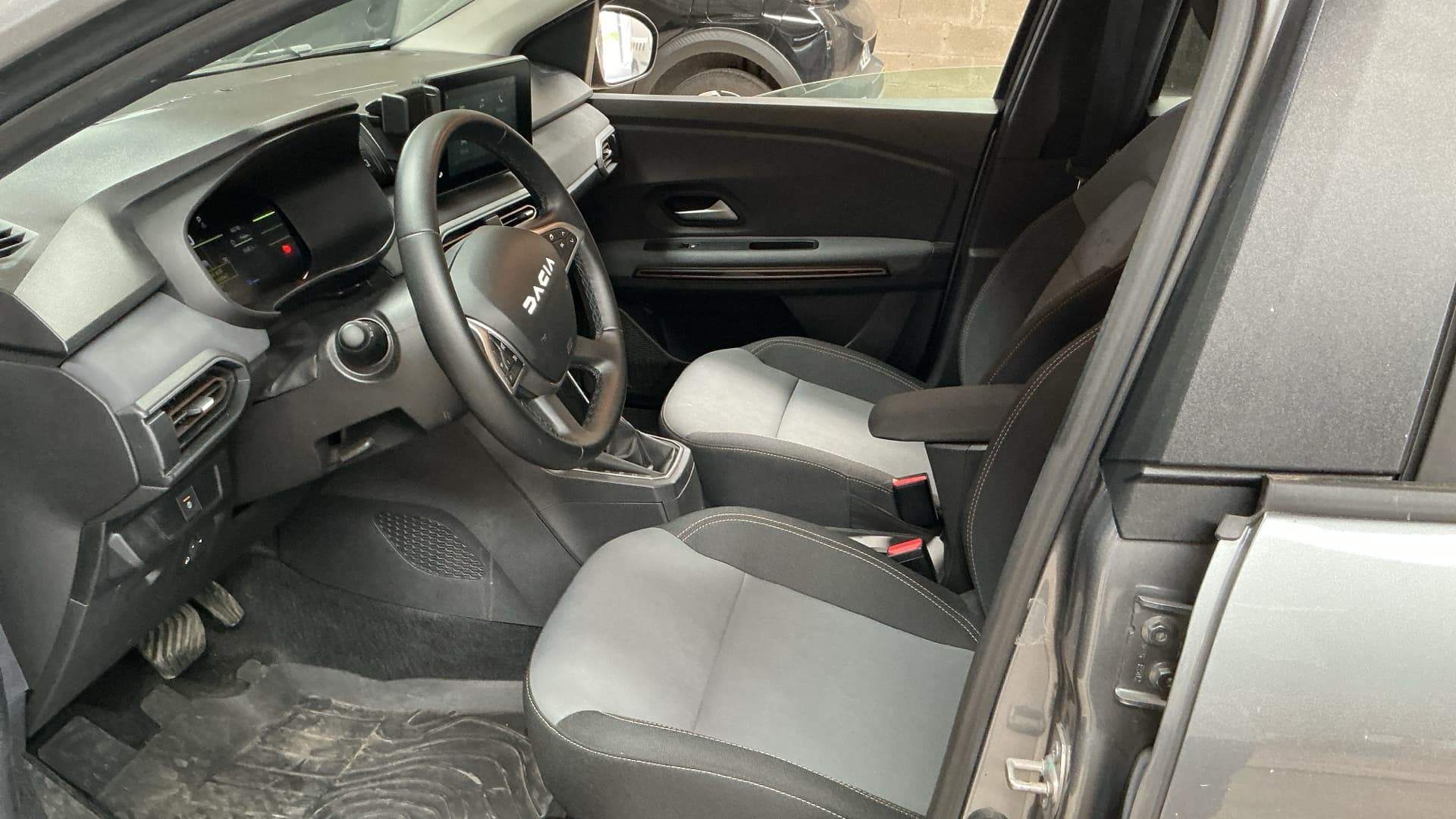 DACIA JOGGER Hybrid 140 7 places GSR2 Extreme
