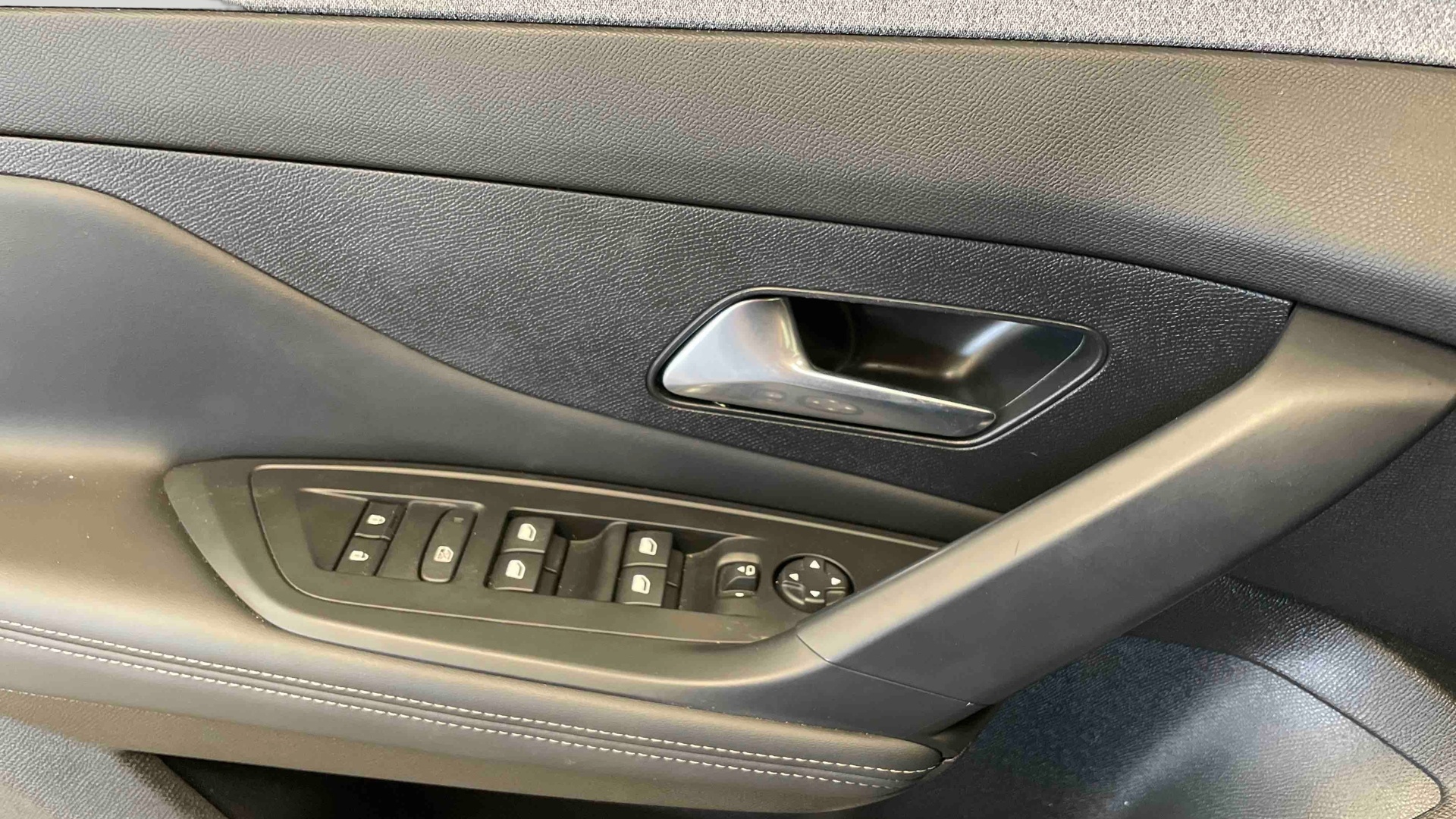 PEUGEOT 308 Hybrid 136 e-DCS6 Allure