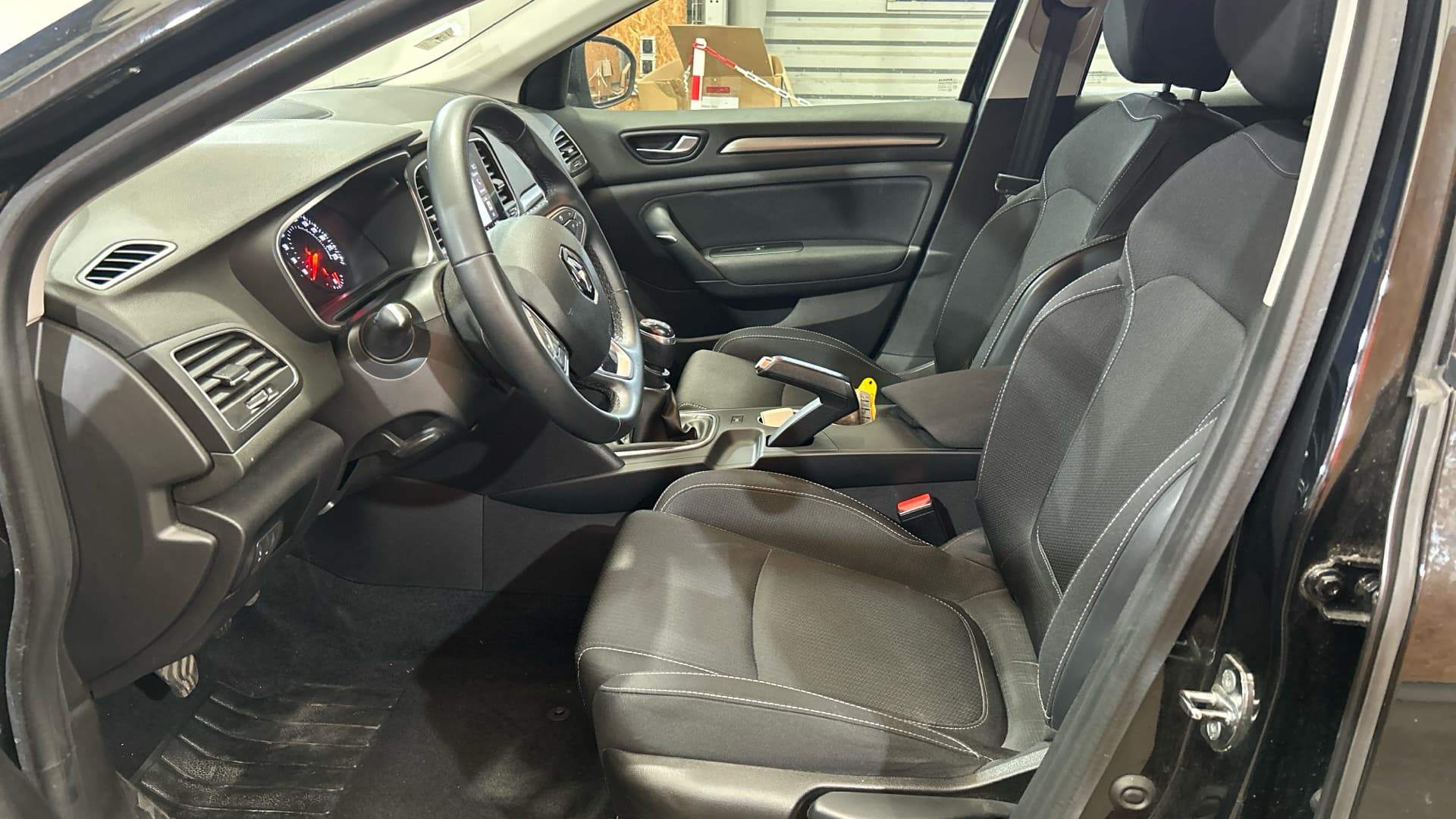 RENAULT MEGANE IV BERLINE Blue dCi 115 - 21B Business