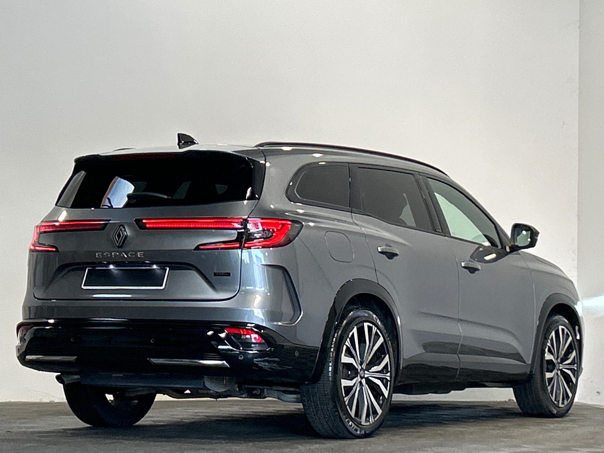 RENAULT ESPACE VI E-Tech hybrid 200 Iconic